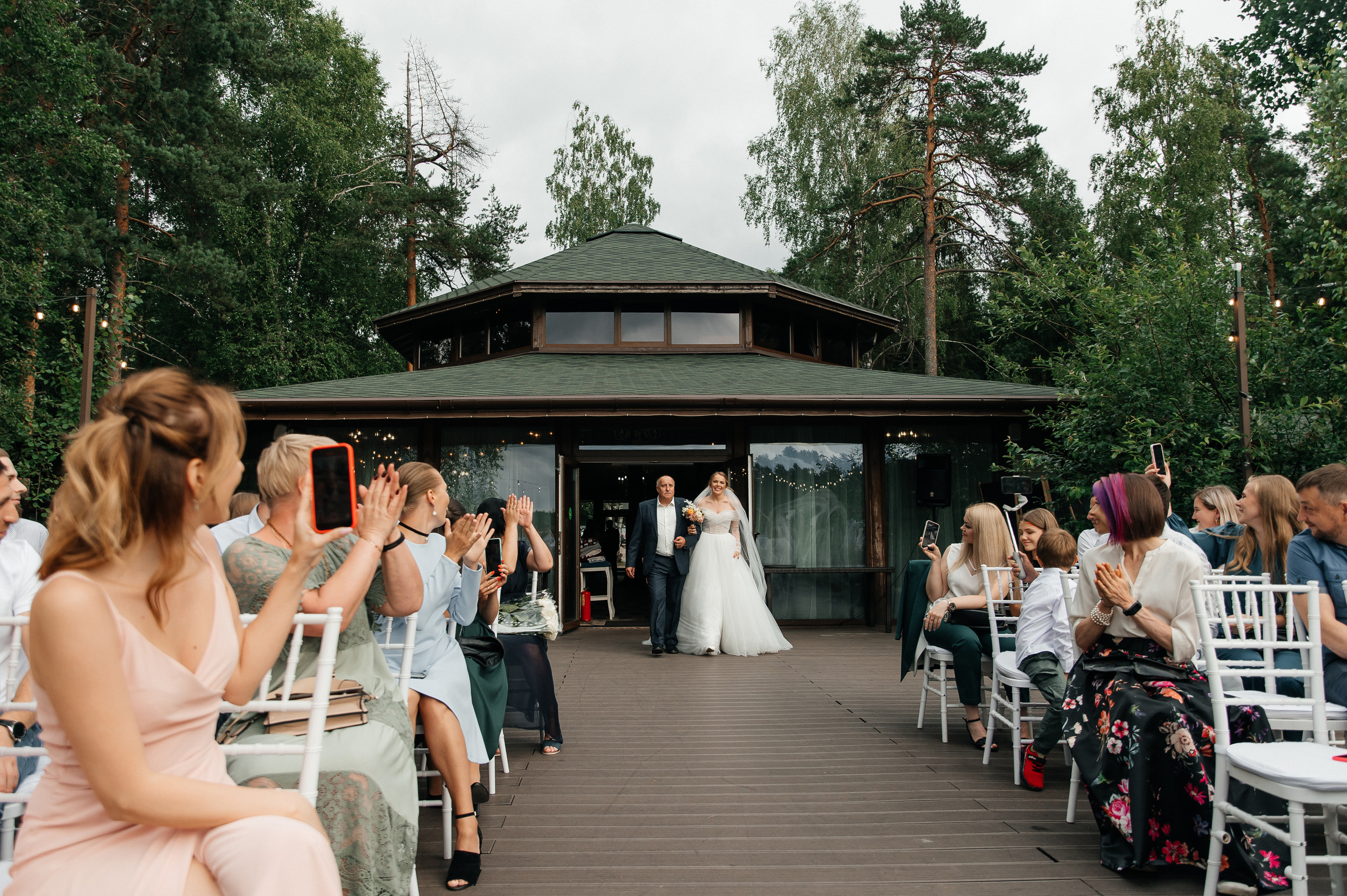 Wedding with dog. Wedding and family photographer in Dubai Vasilii Albul