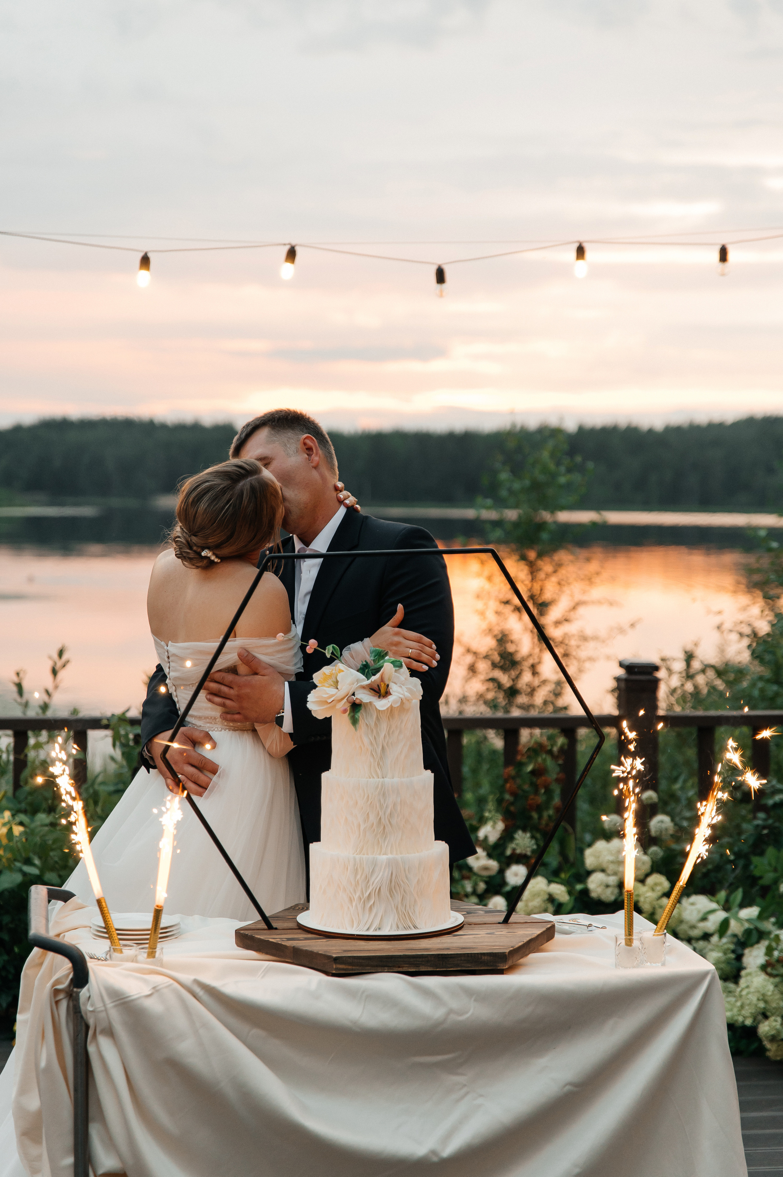 Wedding with dog. Wedding and family photographer in Dubai Vasilii Albul