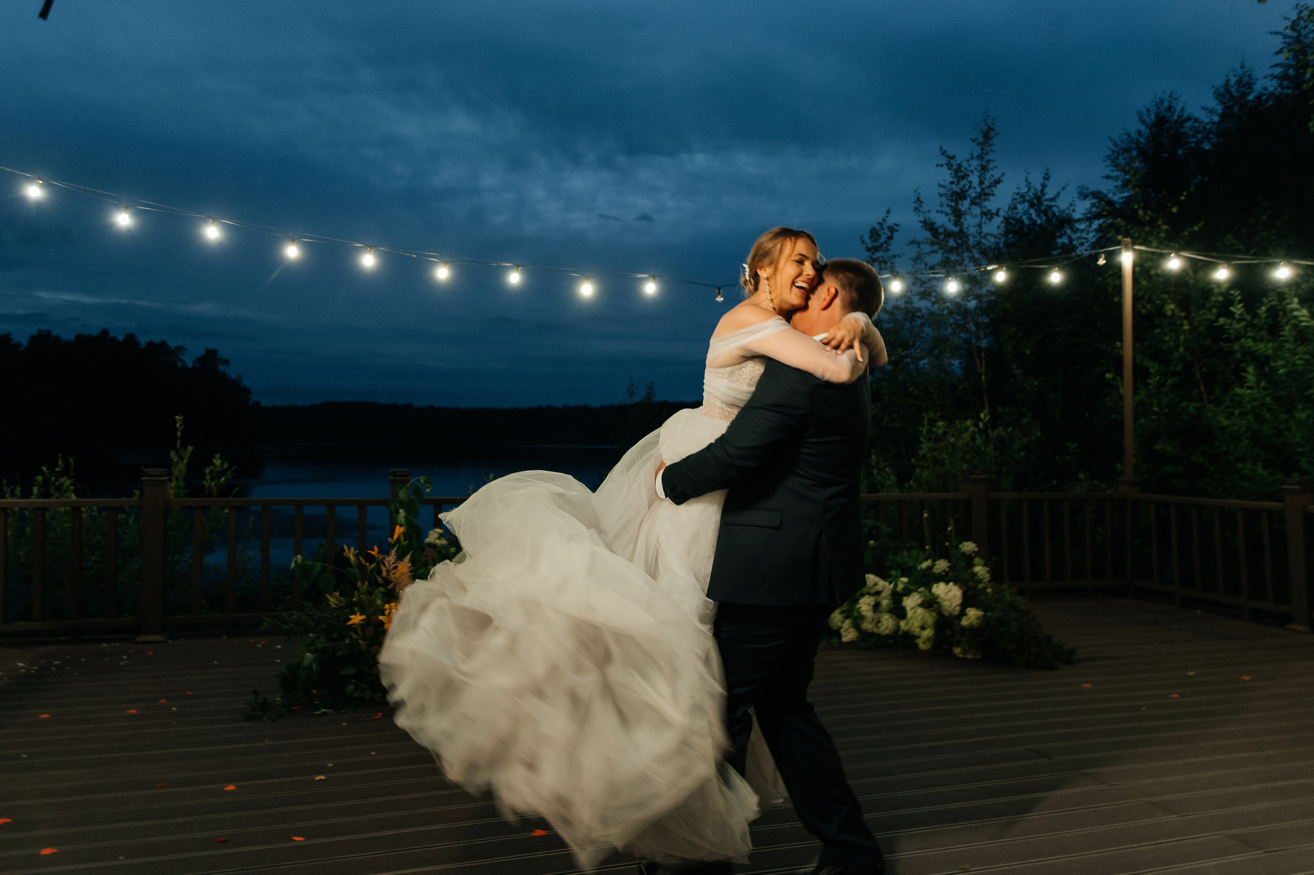 Wedding with dog. Wedding and family photographer in Dubai Vasilii Albul