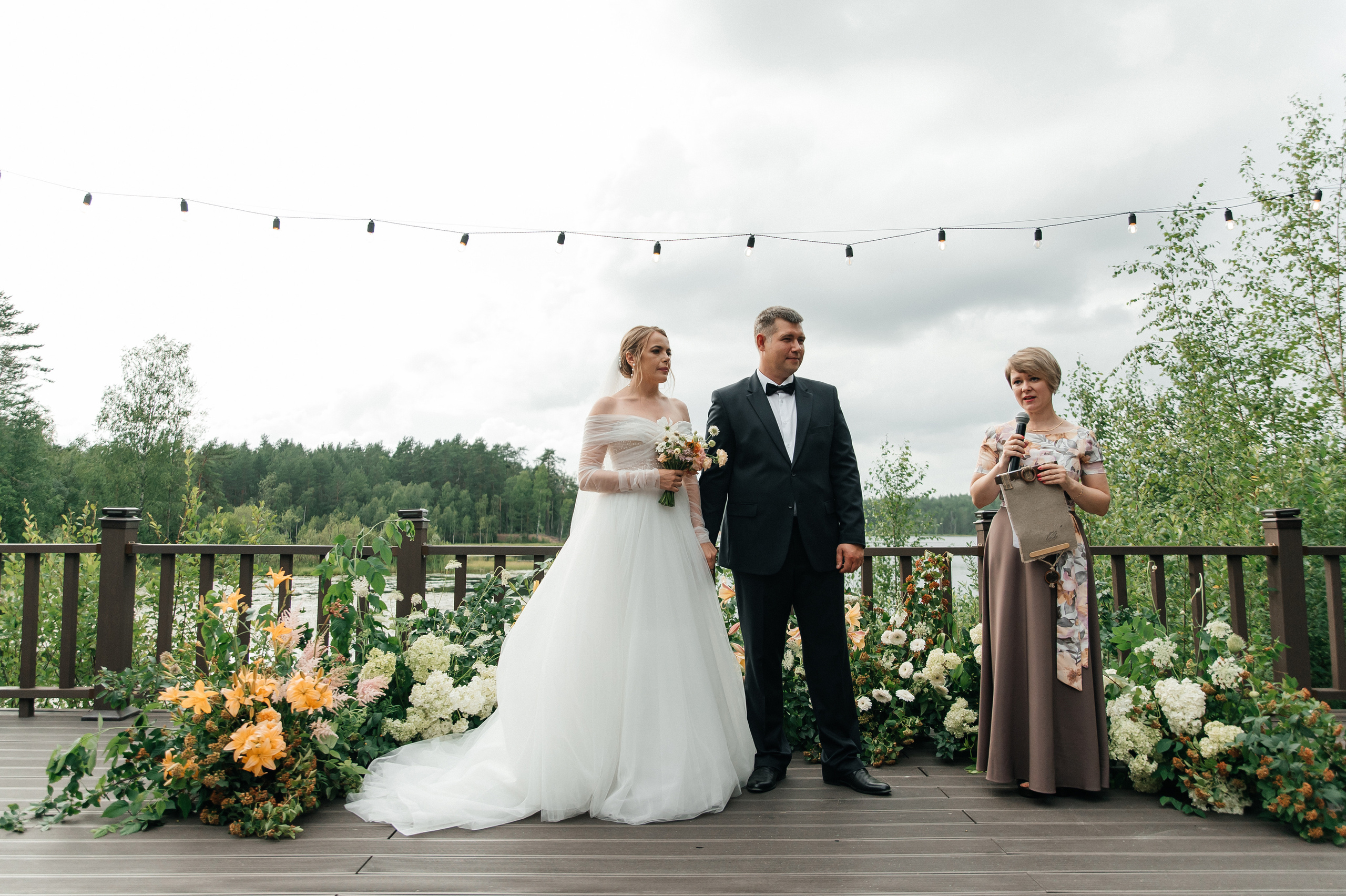 Wedding with dog. Wedding and family photographer in Dubai Vasilii Albul