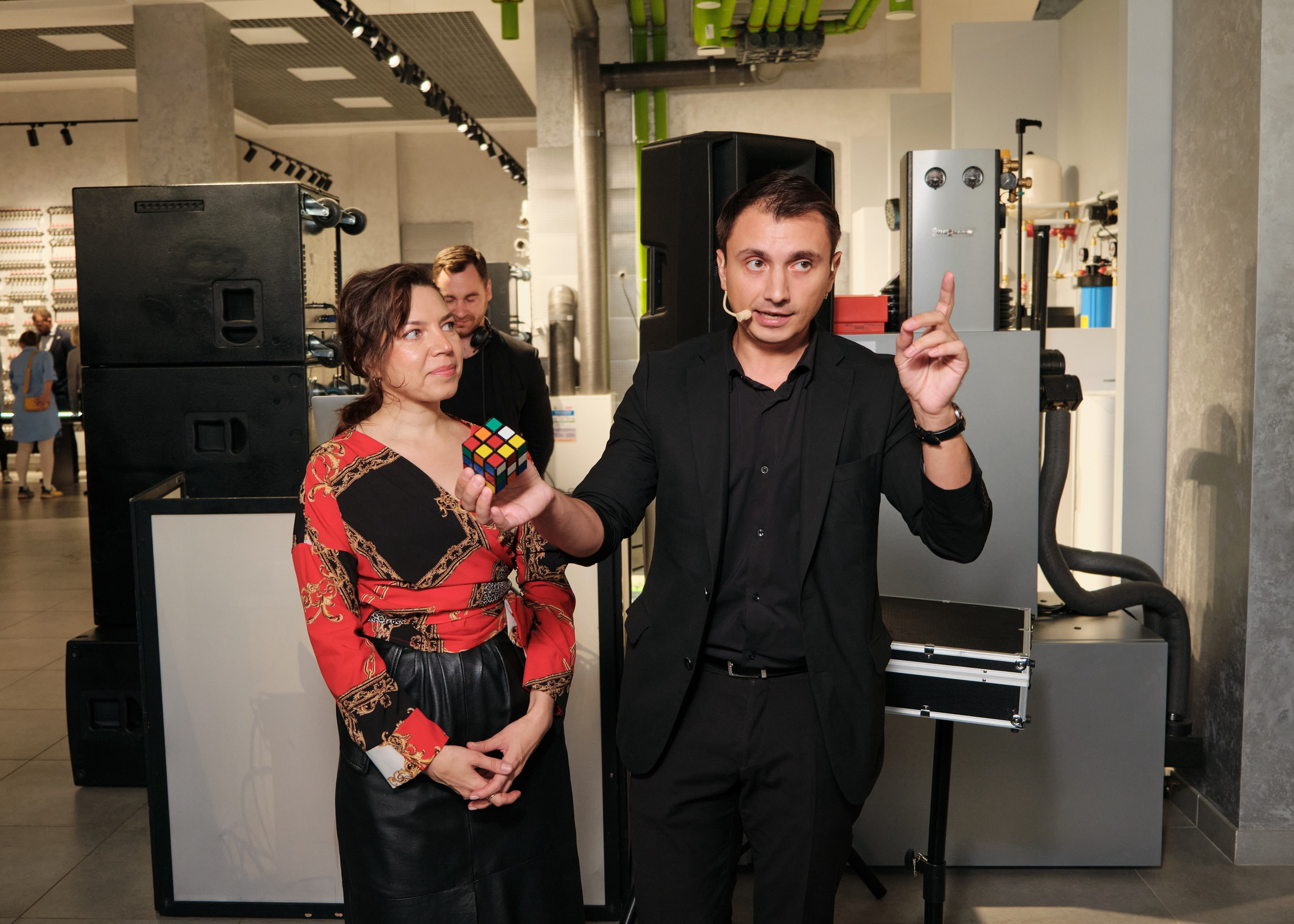 Открытие салона 100 градусов. Антон Ив