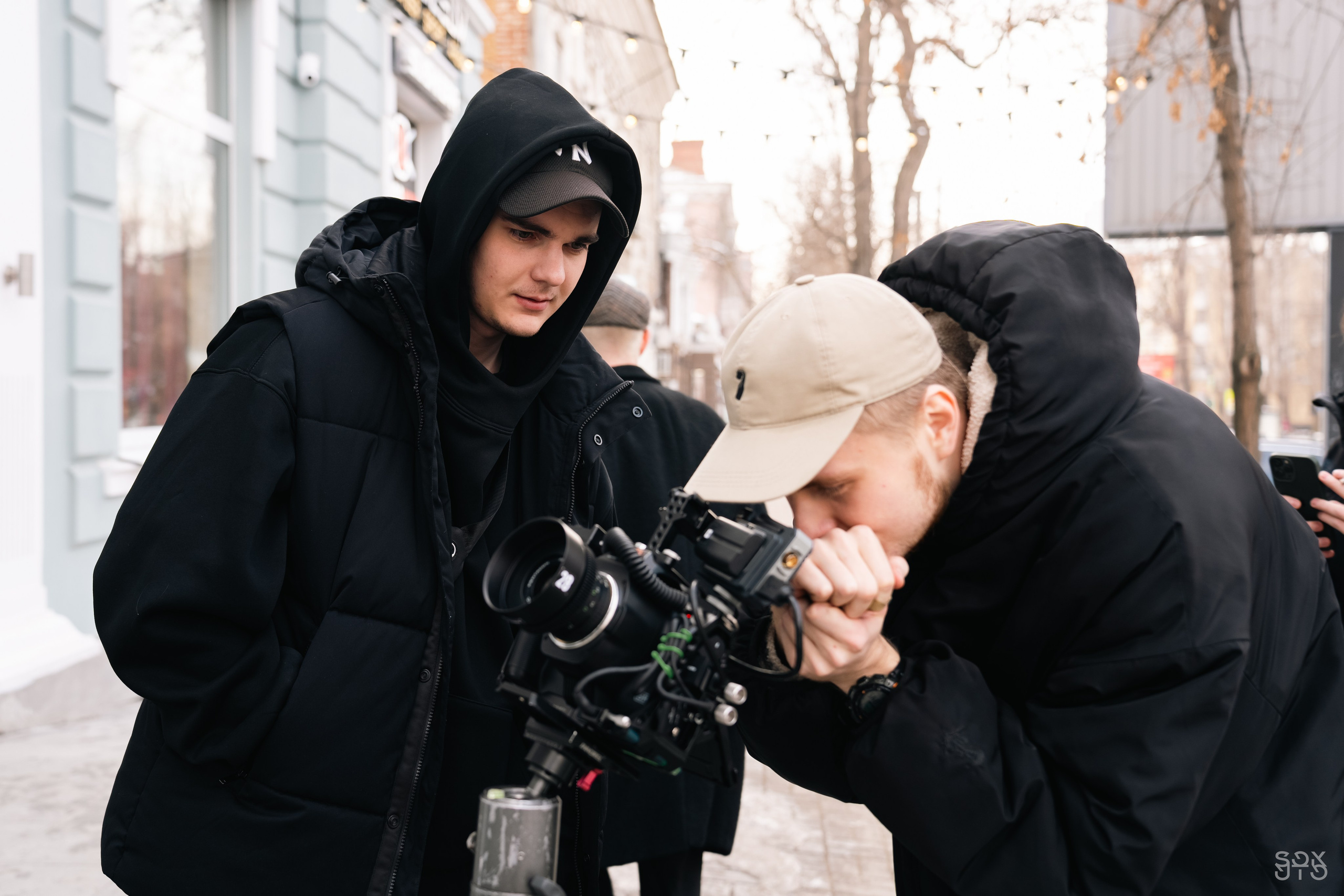 Видеопродакшн BACKED ROLL