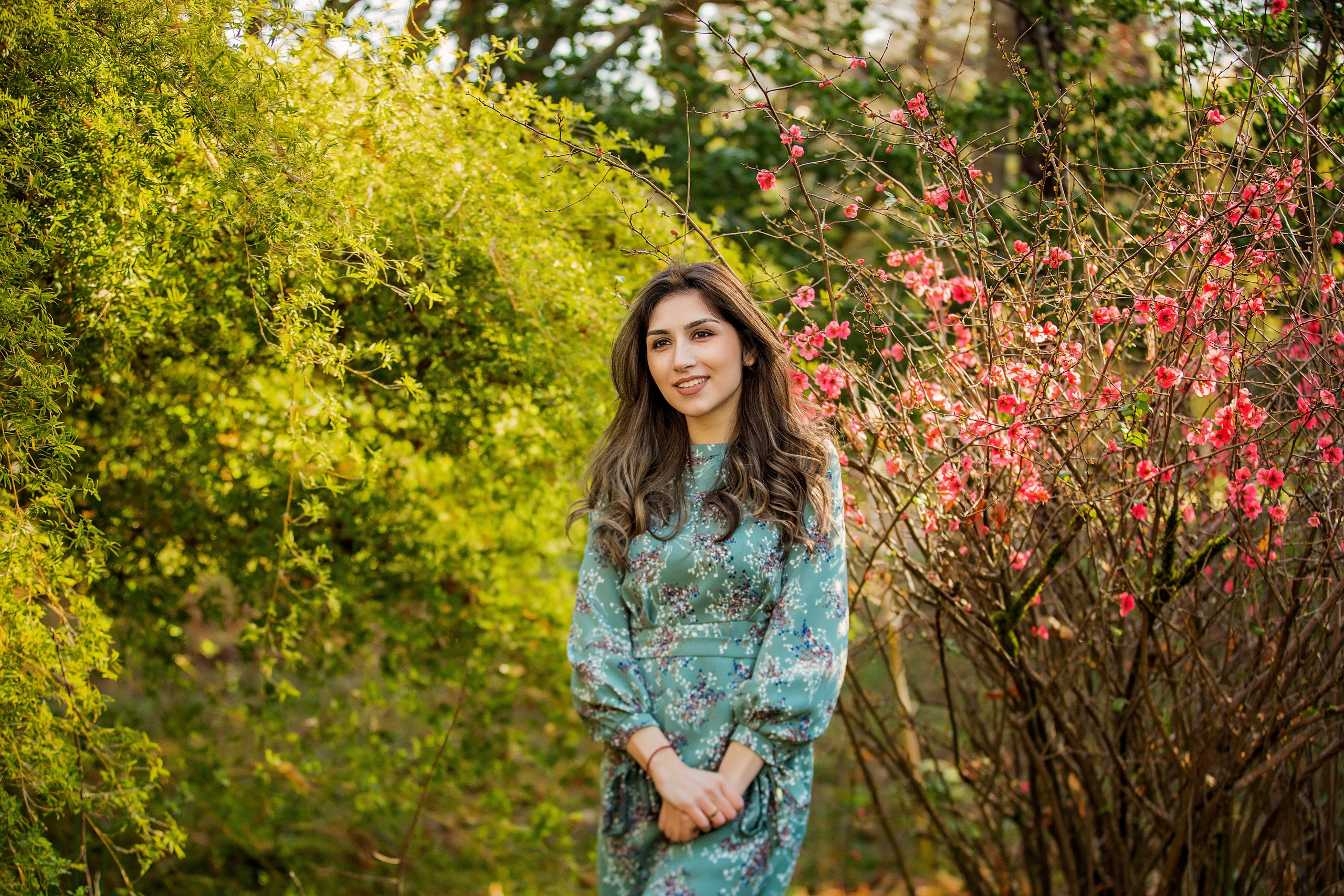 Рада в цветущем саду. Свадебный и семейный фотограф в Абхазии Эля Цишба