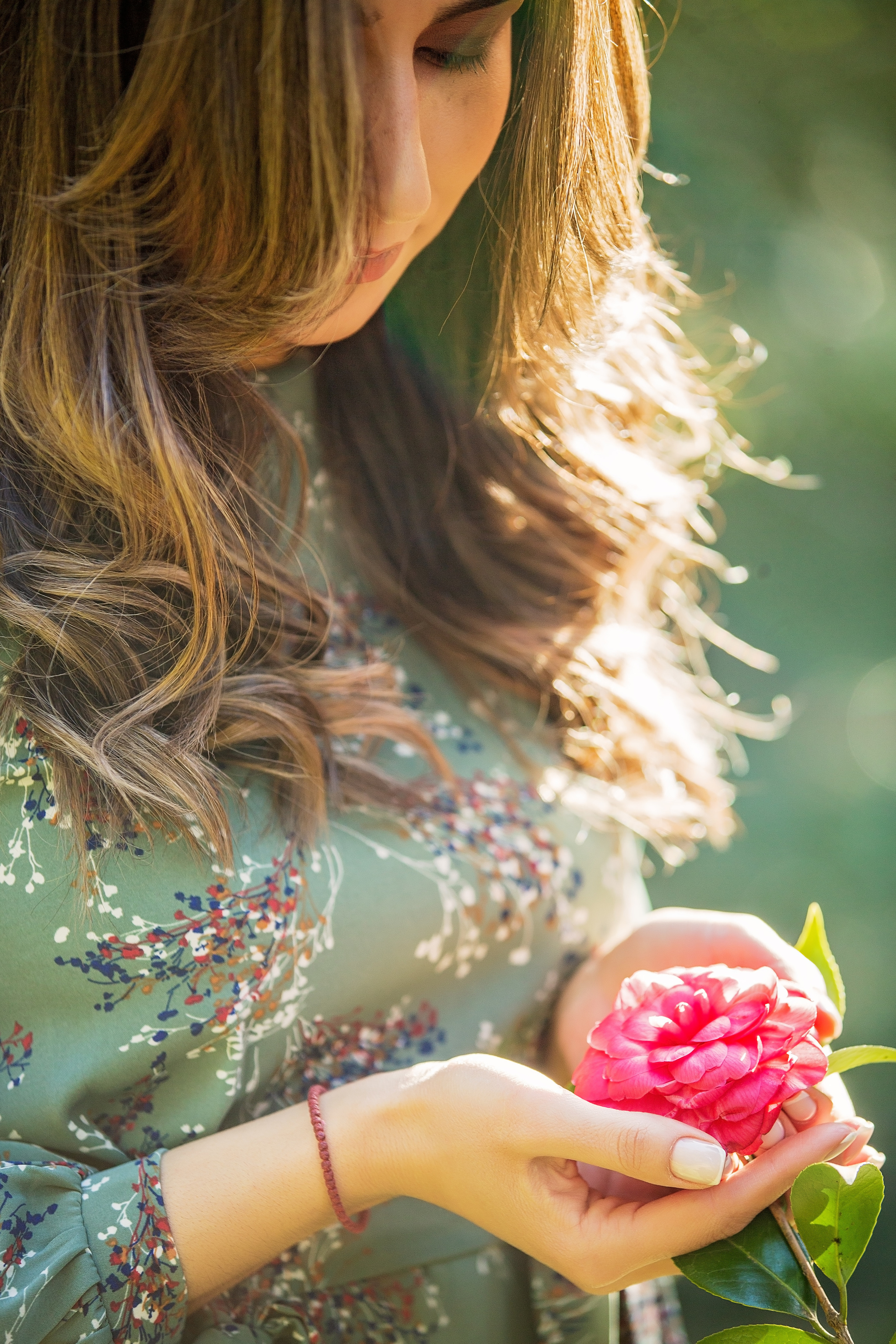 Рада в цветущем саду. Свадебный и семейный фотограф в Абхазии Эля Цишба