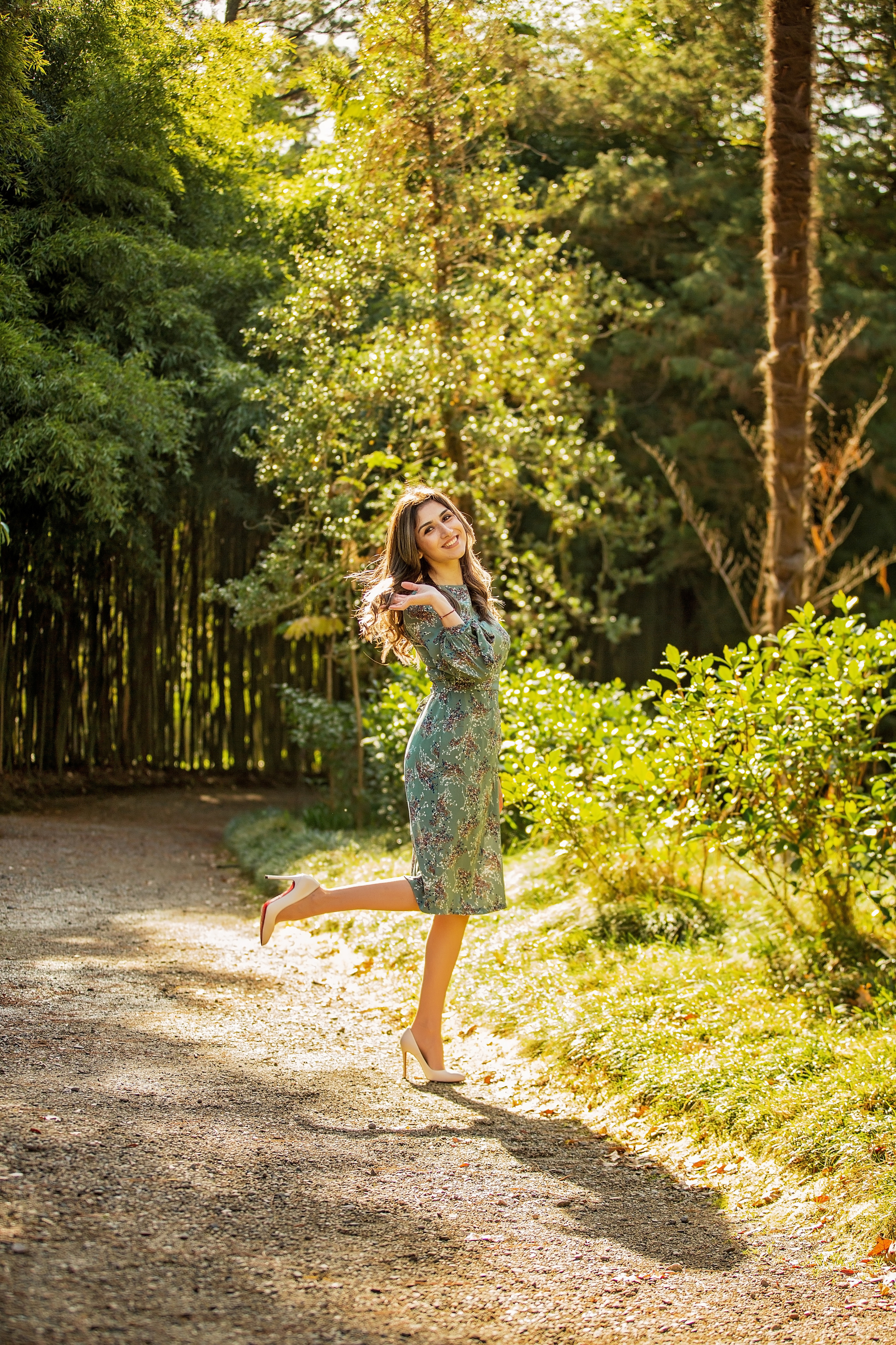 Рада в цветущем саду. Свадебный и семейный фотограф в Абхазии Эля Цишба