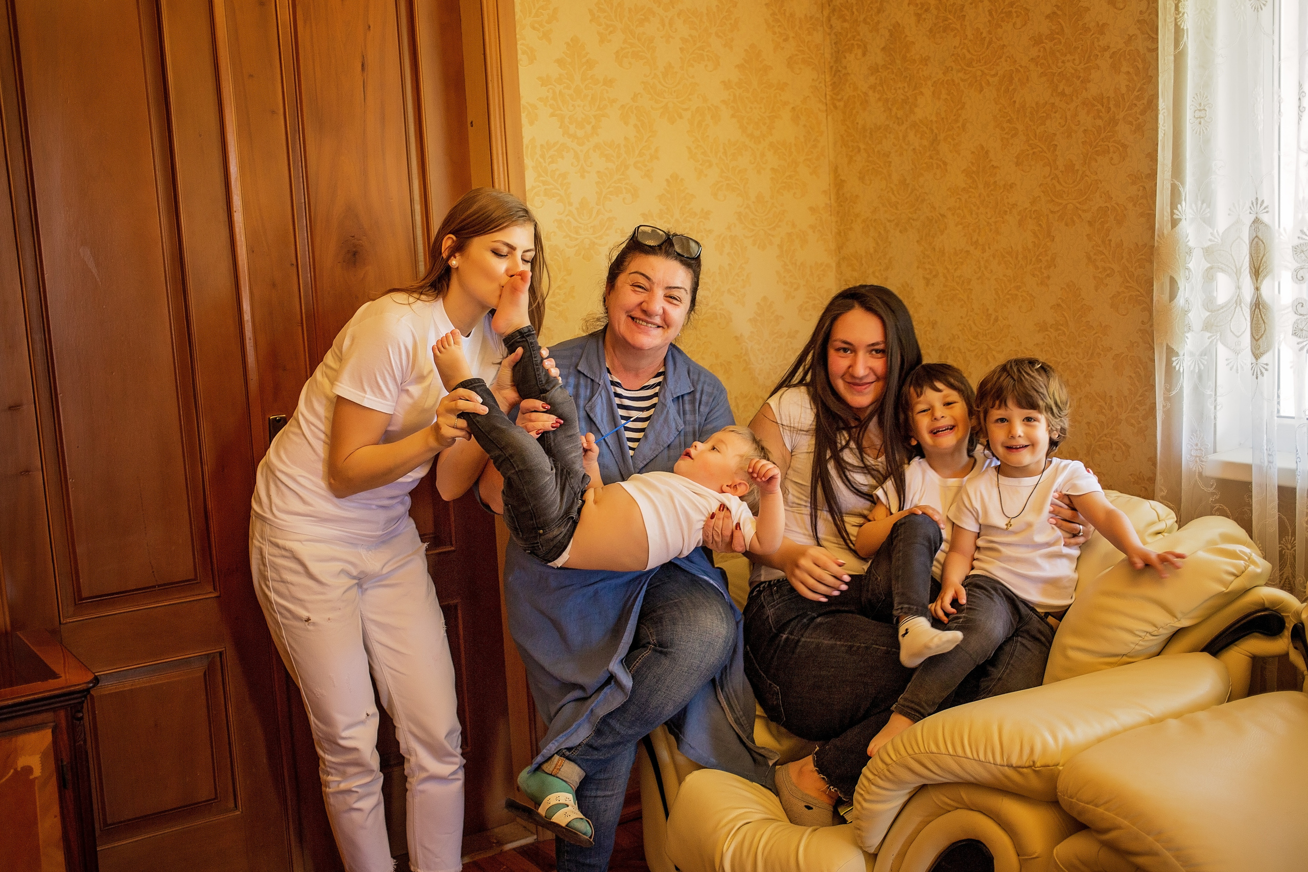 Семейная фотосессия. Свадебный и семейный фотограф в Абхазии Эля Цишба