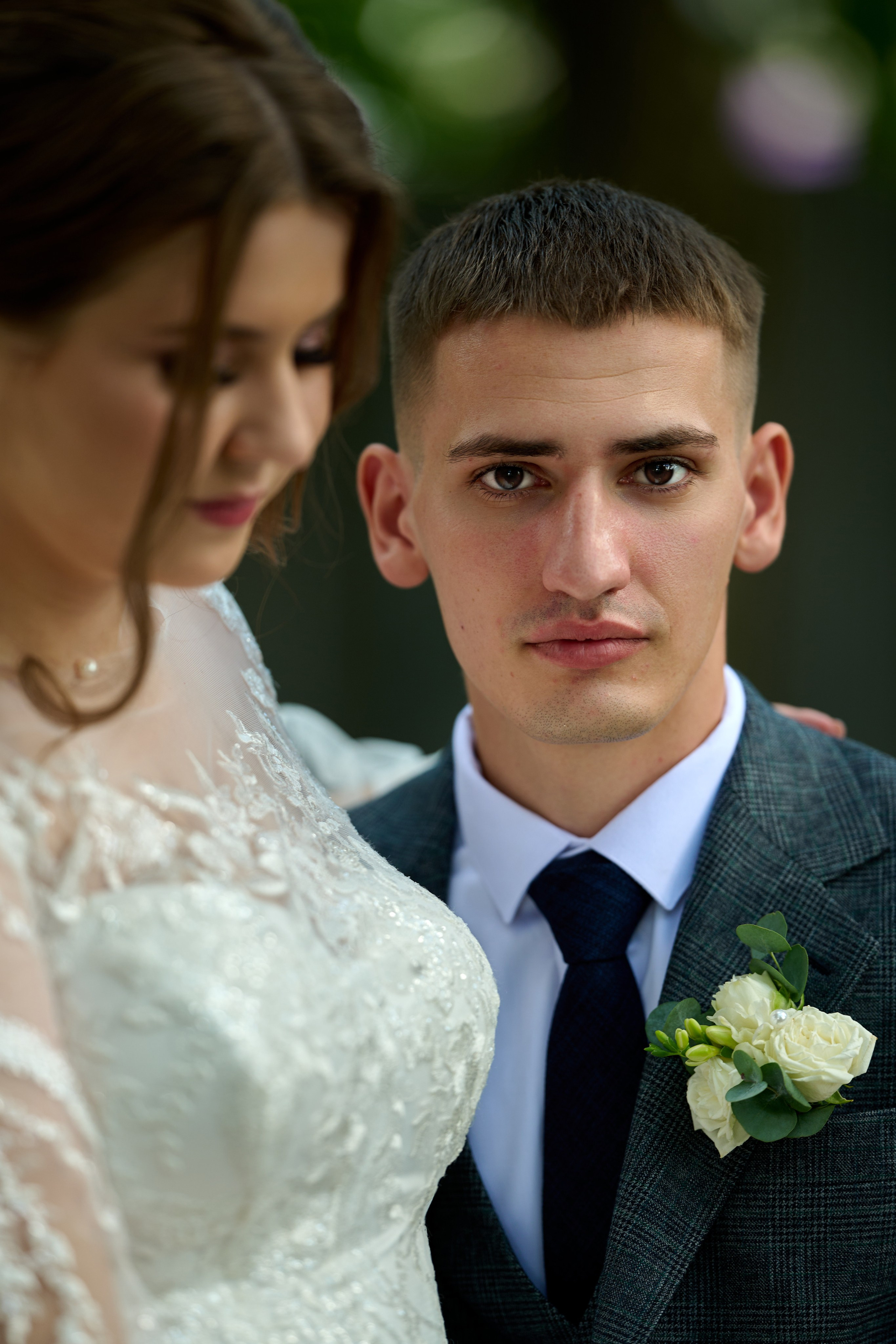 Прогулка в аллее. Профессиональный фотограф Старый Оскол, Губкин — свадьба, венчание, крещение, юбилей и день рождения