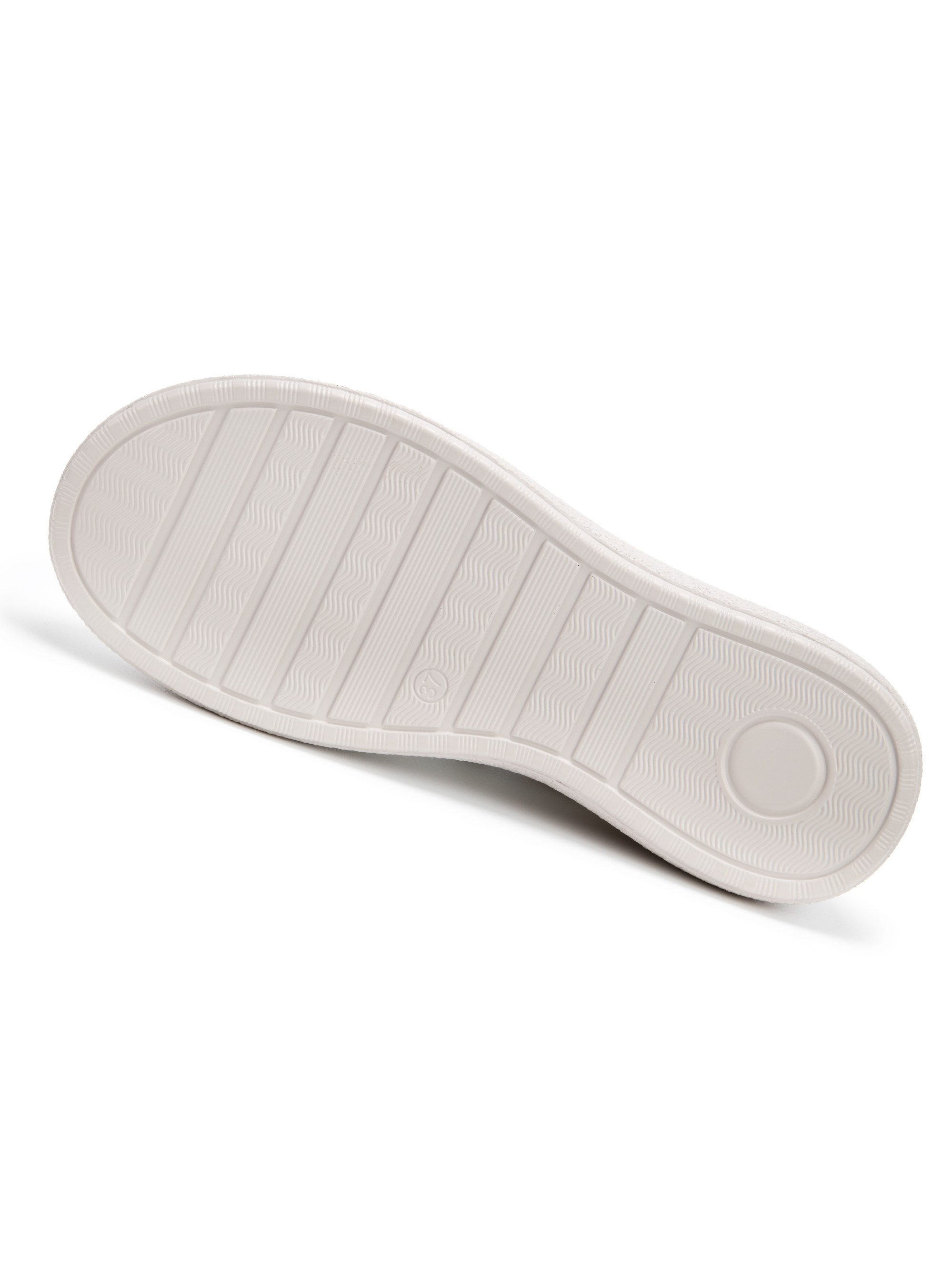 Каталожная фотография обуви. Фотограф в Москве Егор Гончаров