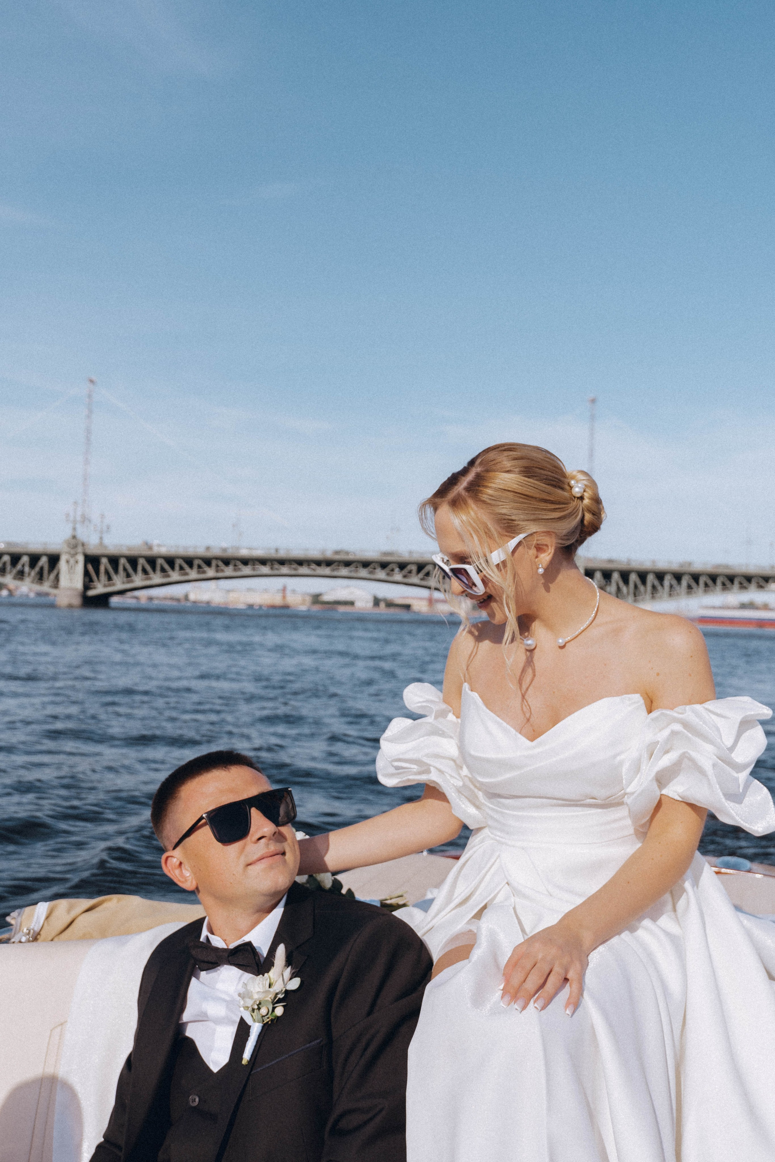СВАДЕНБНАЯ СЬЕМКА НА КАТЕРЕ ПО КАНАЛАМ САНКТ-ПЕТЕРБУРГА И В АКВАТОРИИ НЕВЫ. Профессиональный фотограф, Санкт-Петербург — Виктория Богомолова