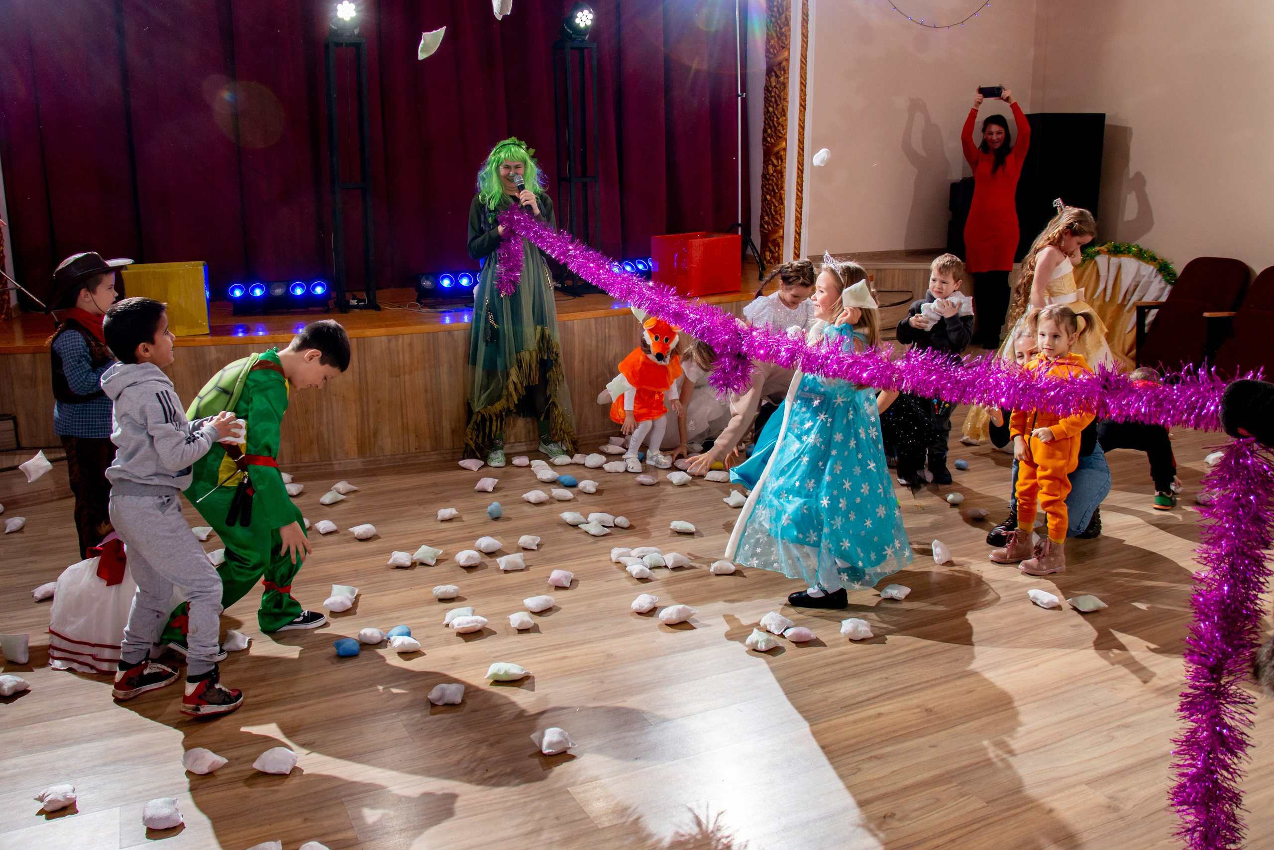 Новогодний утренник ДК Строитель 25.12.2023 г. г. Новоалександровск. Главная