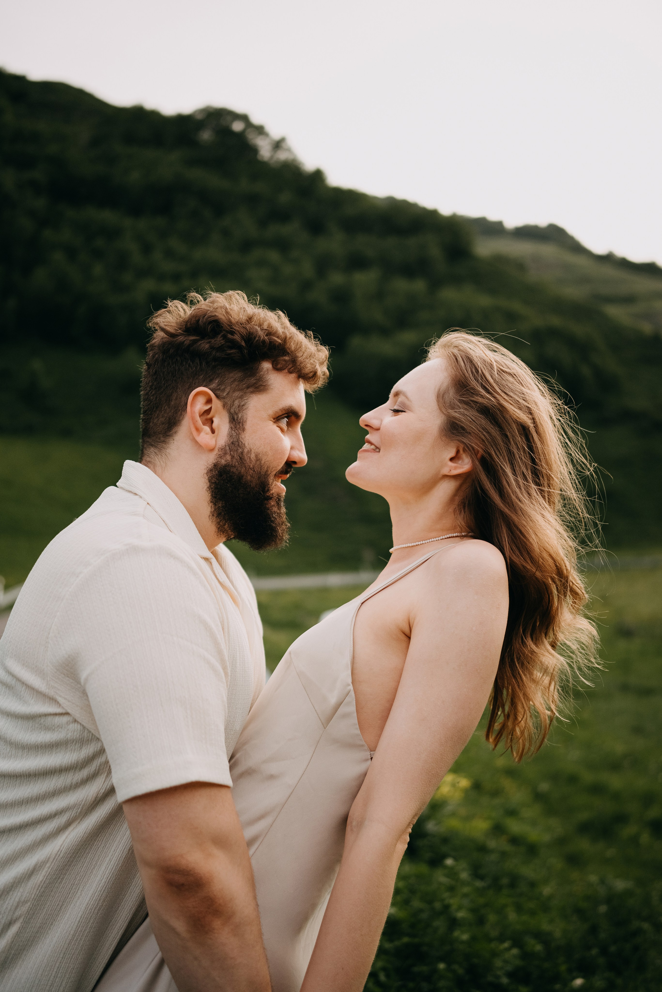 Парная серия в горах Казбеги. Портретный и свадебный фотограф в Тбилиси • xeniqo