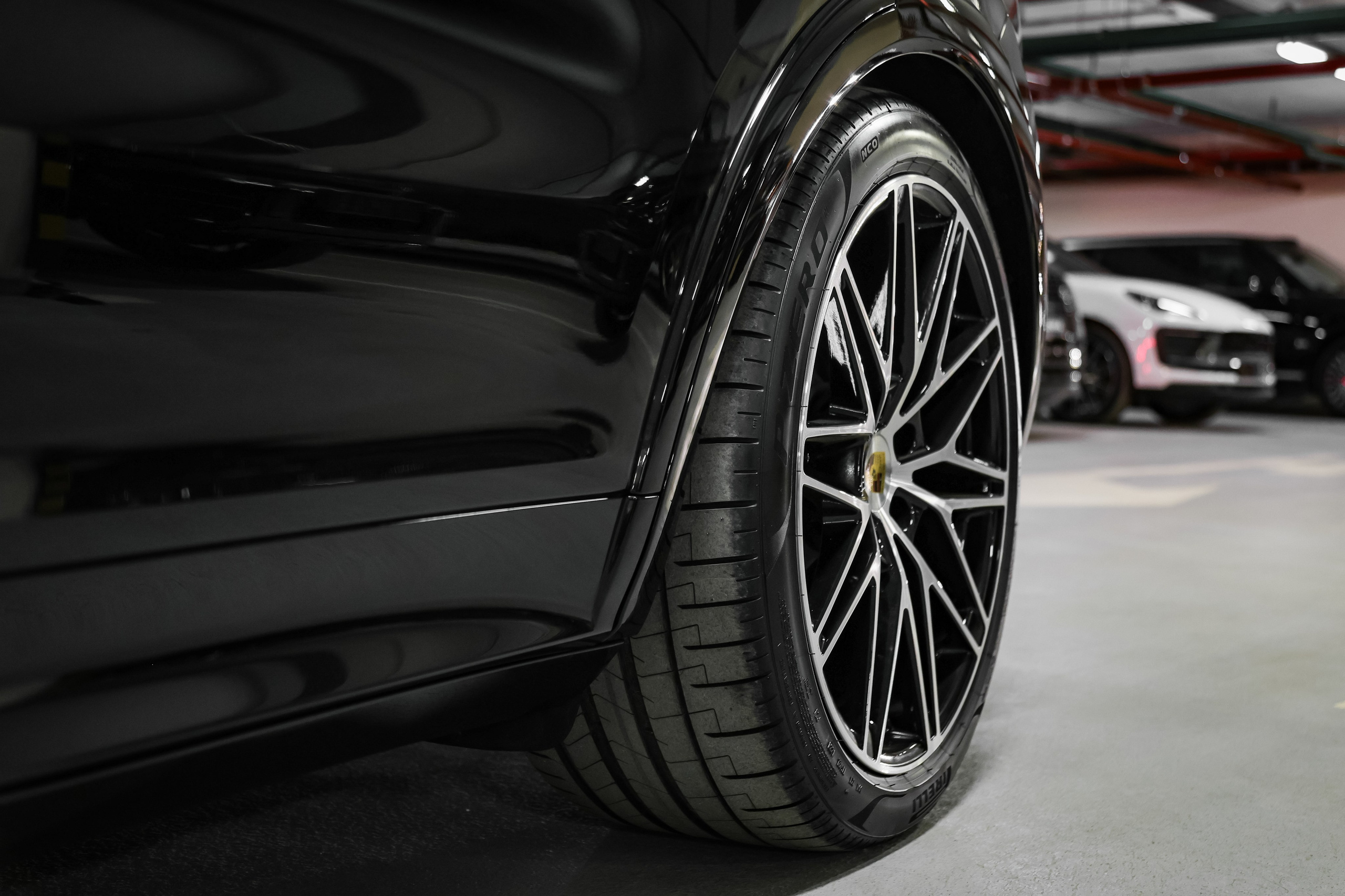 2025 PORSCHE CAYENNE COUPE E-Hybrid $185,000 NEW from EUROPE. Mixturecaptures