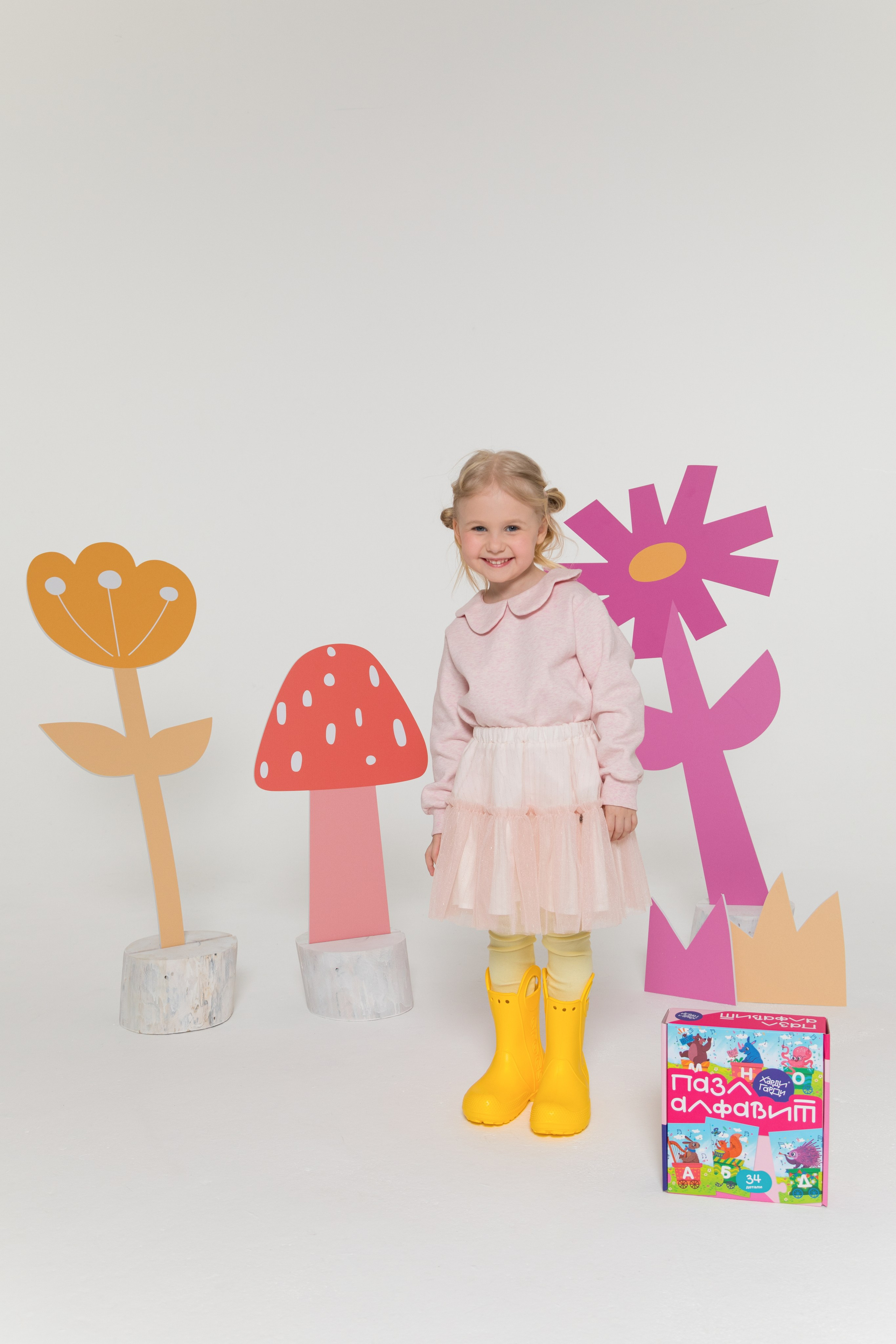 Имиджевая и каталожная съёмка для бренда детских пазлов. Детский и контент фотограф Надя Волкова Санкт-Петербург