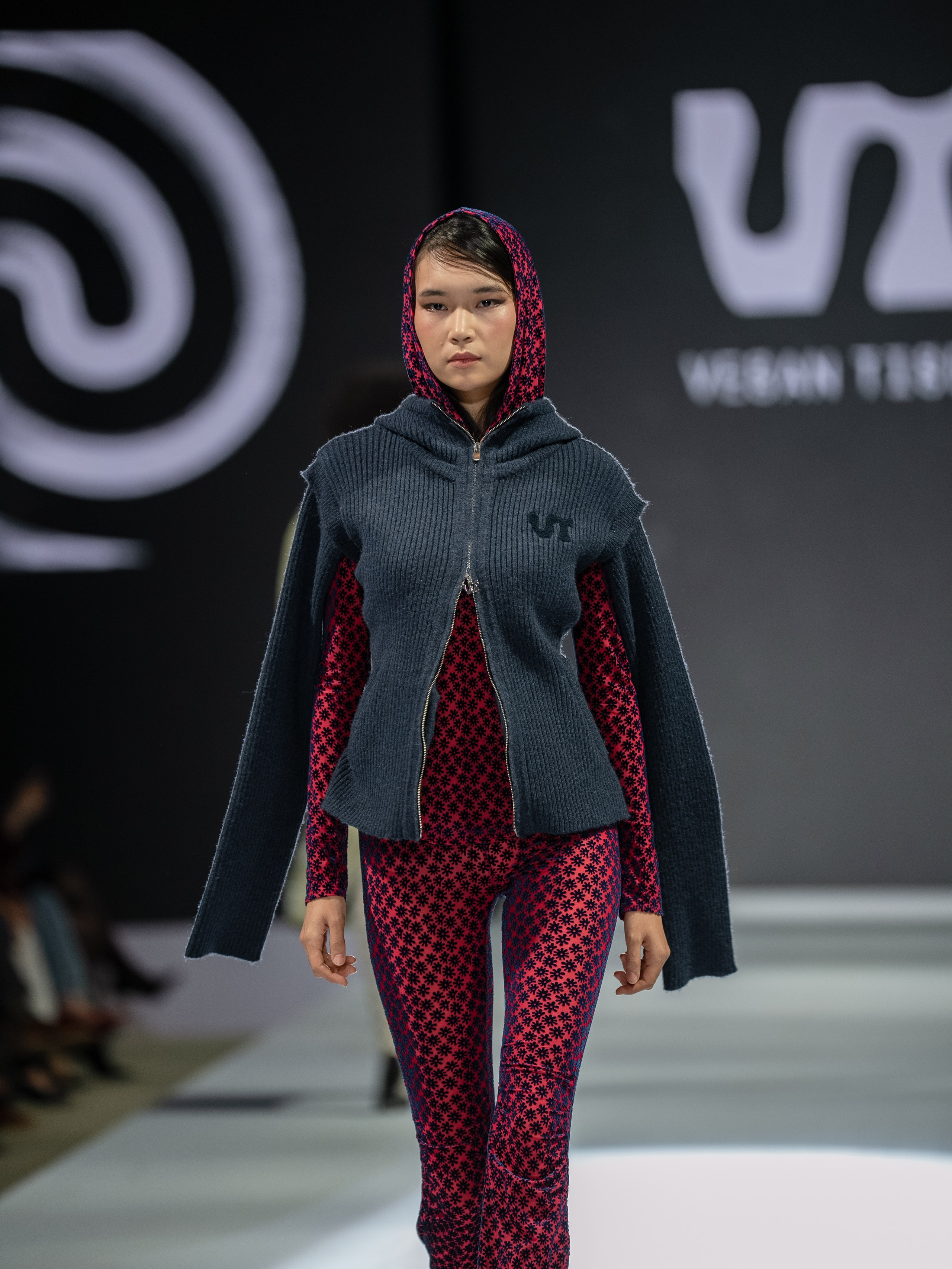 EURASIAN FASHION WEEK Vegan Tiger. Сайт Алматинского НЮ АРТ, будуар и фэшн фотографа Дениса Карпенко
