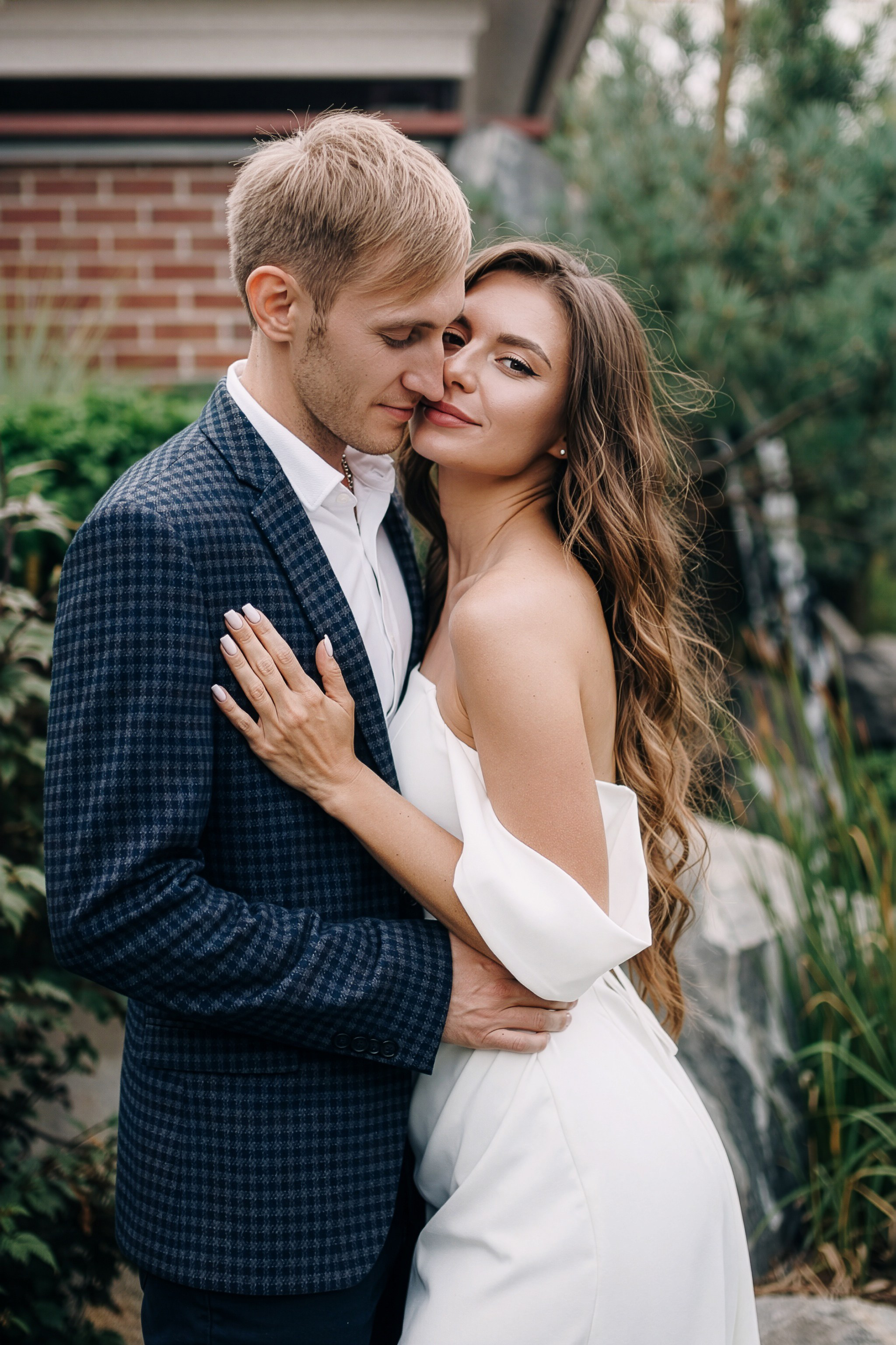 Свадебная прогулка в Екатеринбурге — Фотосессия Александра и Екатерины. Фотограф Дмитрий Судаков — Свадебная и репортажная съемка в Екатеринбурге и Москве