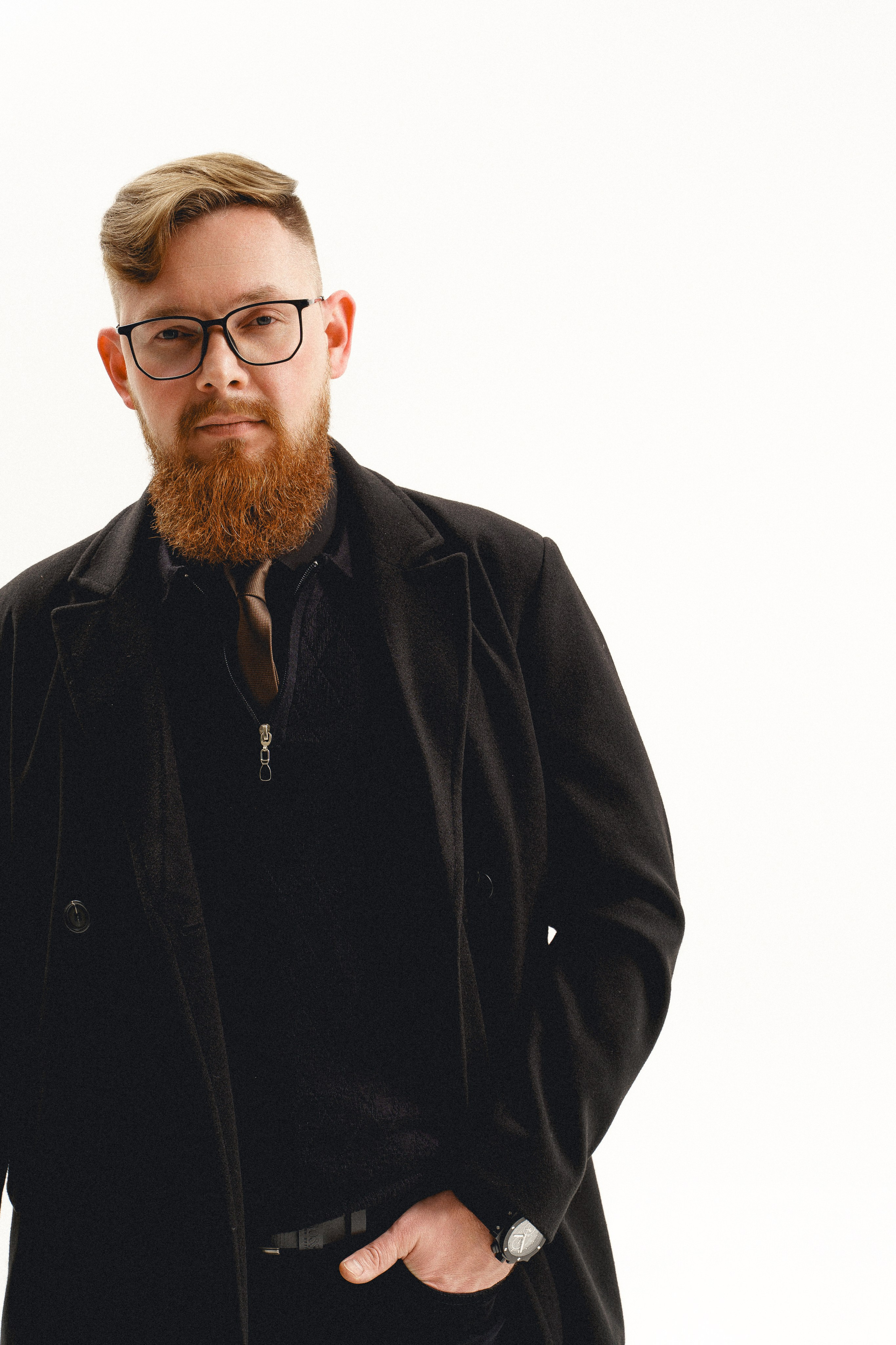 Мужской портрет в стиле фильма «джентльмены». Иван Упоров — фотограф, рилсмейкер чебоксары