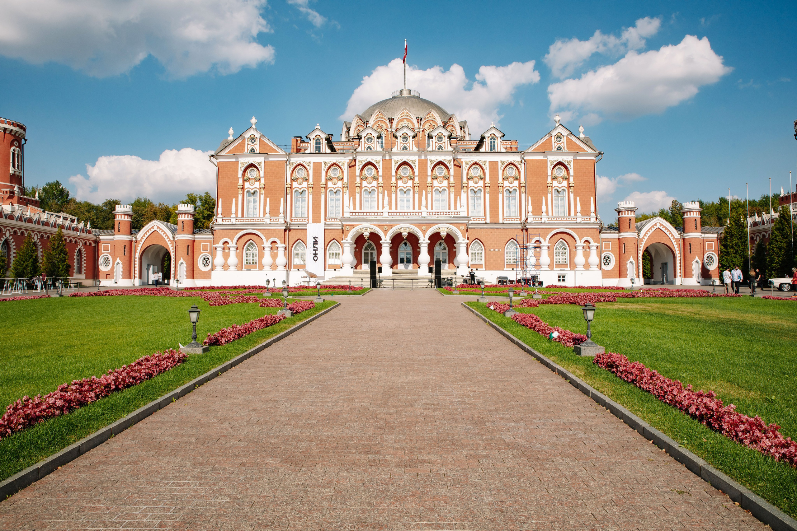 AESTHETIC ONLY в Петровском путевом дворце. Фотограф в Москве Яна Полосина