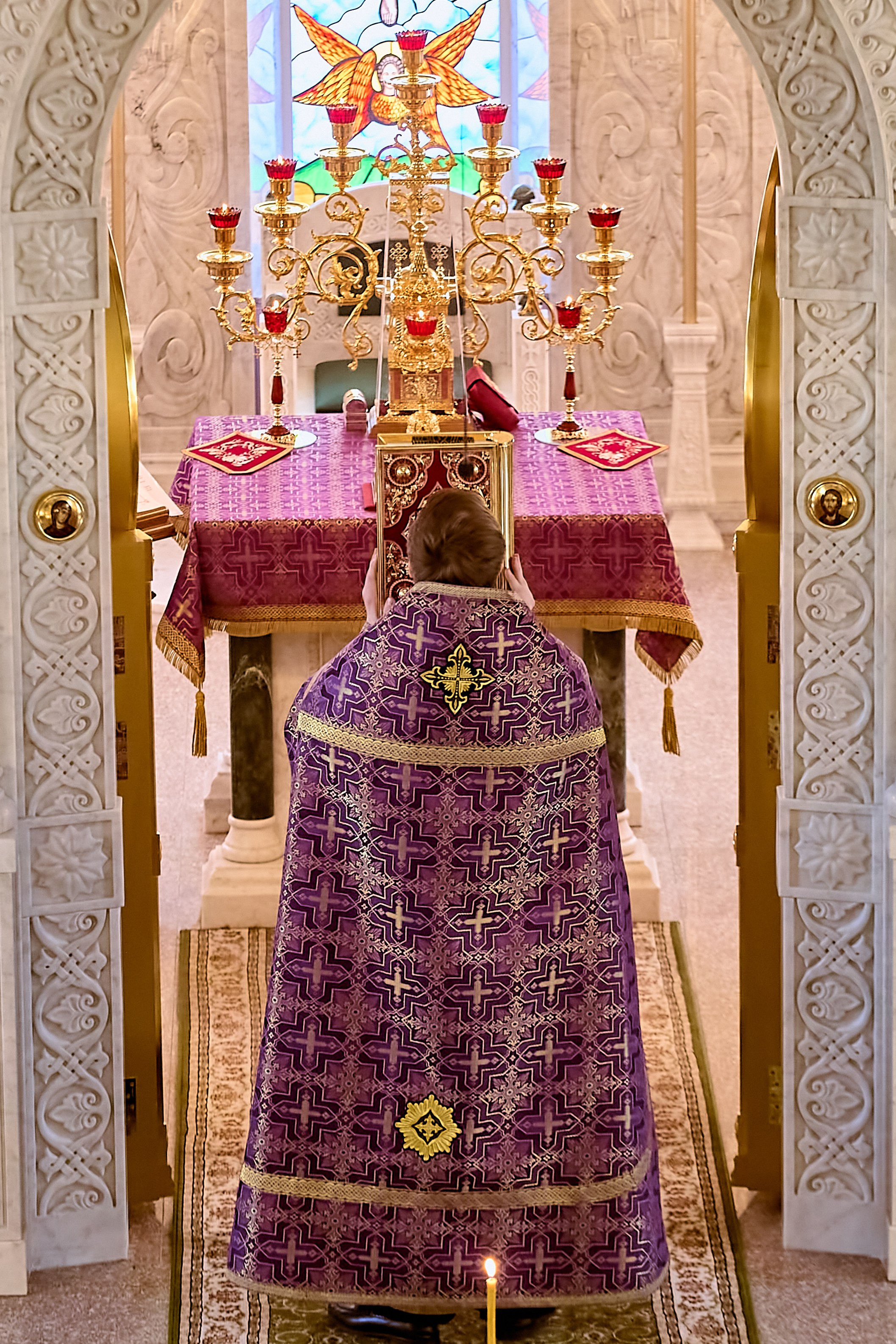 Фотографии Божественной Литургии в Неделю Крестопоклонную