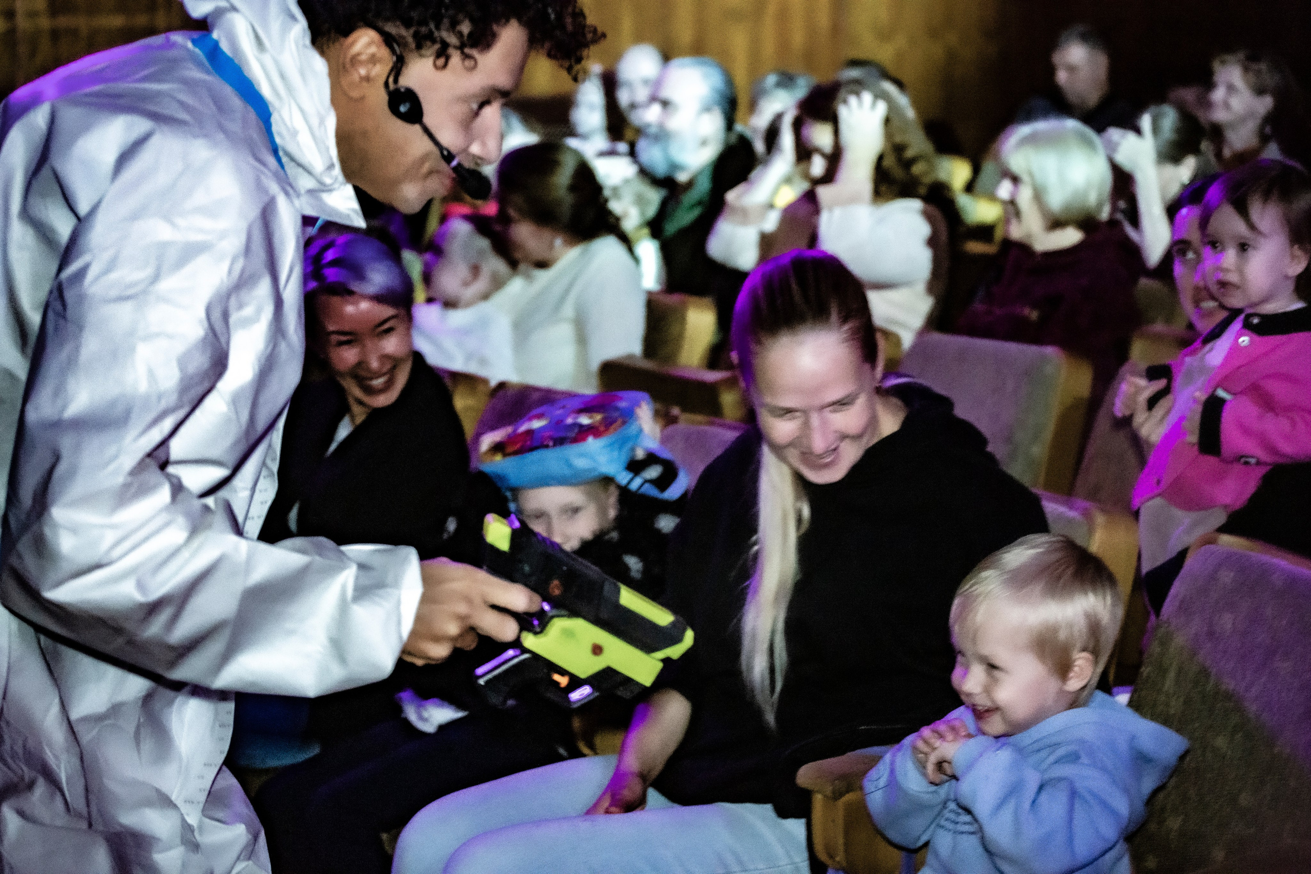 Тараканище спектакль кукольного театра Саквояж — премьера. Фотограф в Сочи Юрий Шептаев