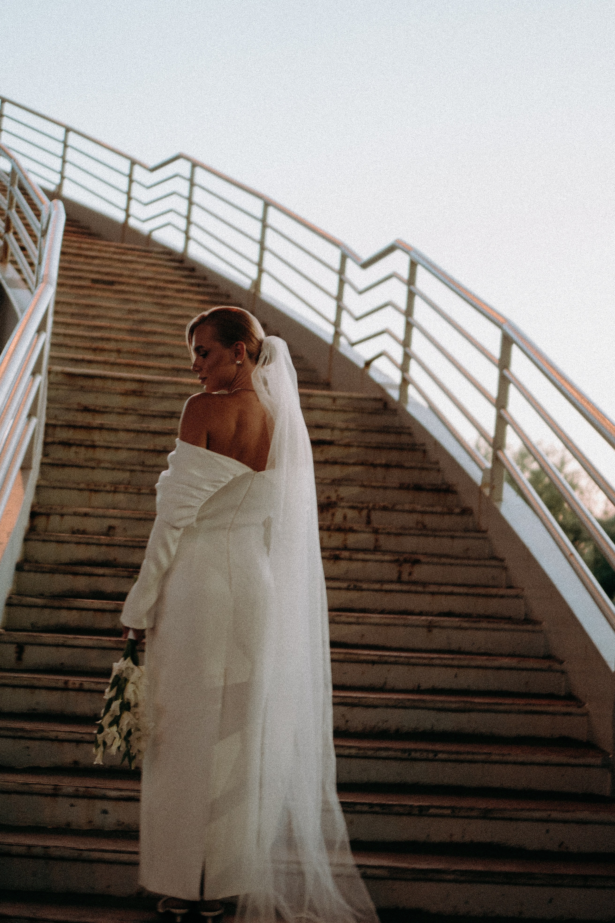 СВАДЕБНАЯ СЬЕМКА ВОЗЛЕ МСОТА БЕТАНКУРА НА КАБРИОЛЕТЕ. Профессиональный фотограф, Санкт-Петербург — Виктория Богомолова