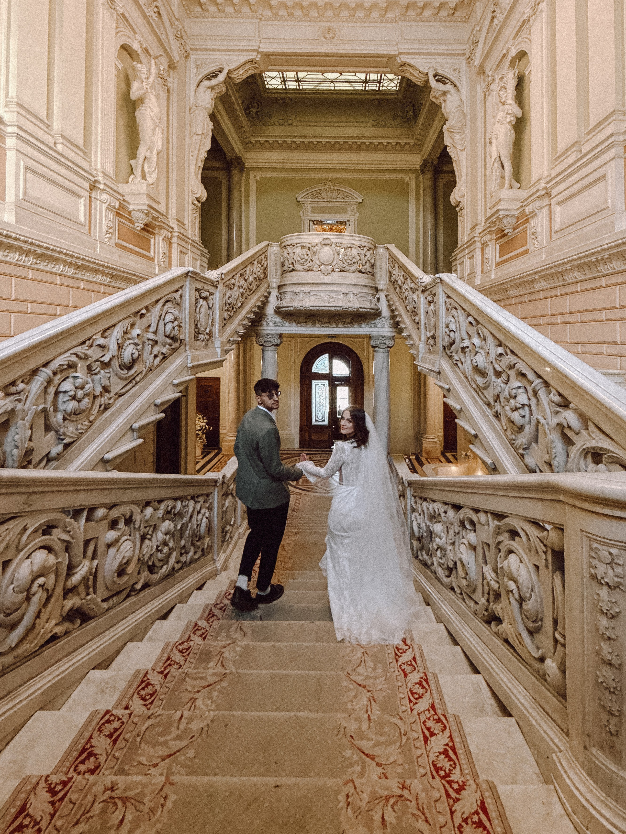 ФОТО НА ТЕЛЕФОН ВО ВРЕМЯ БРАКОСОЧЕТАНИЯ В ПЕРВОМ ДВОРЦЕ И ПРОГУЛКИ. Профессиональный фотограф, Санкт-Петербург — Виктория Богомолова