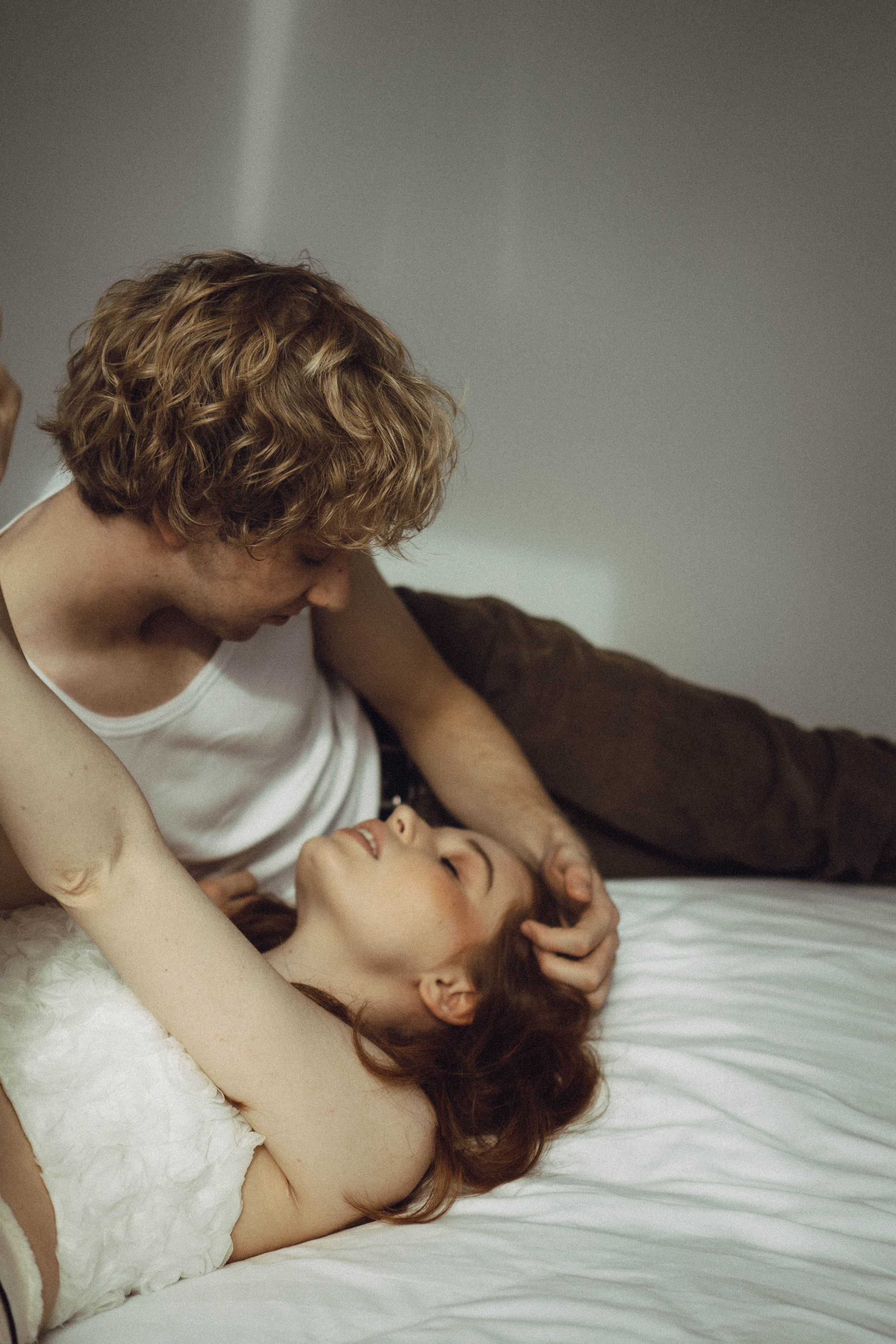 СВАДЕБНАЯ СЬЕМКА В ОТЕЛЕ. СБОРЫ ЖЕНИХА И НЕВЕСТЫ И ТАКЖЕ ТОР И ПОДГОТОВКА К ПРОГУЛКЕ. Профессиональный фотограф, Санкт-Петербург — Виктория Богомолова