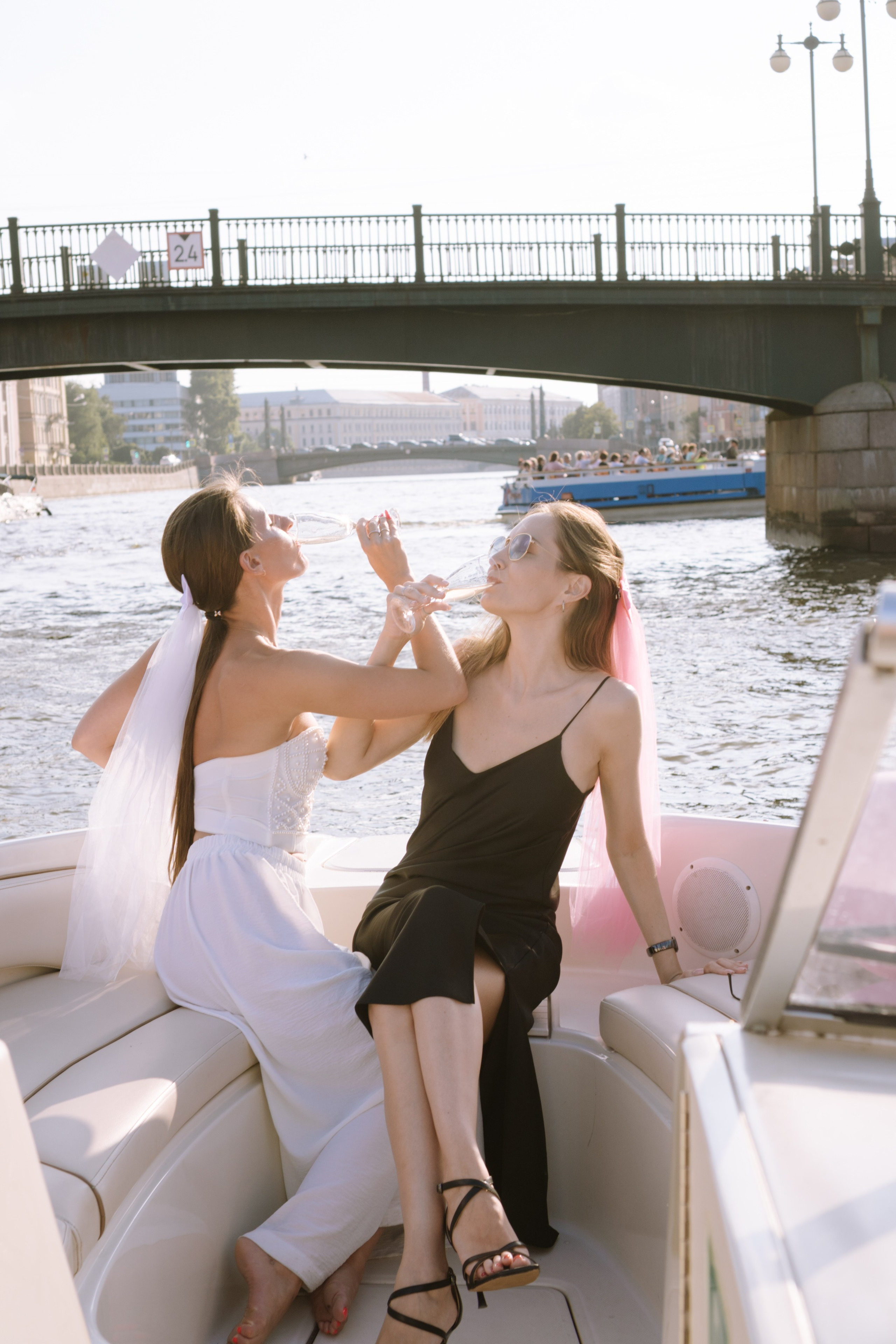 ДЕВИЧНИК НА КАТЕРЕ. Профессиональный фотограф, Санкт-Петербург — Виктория Богомолова