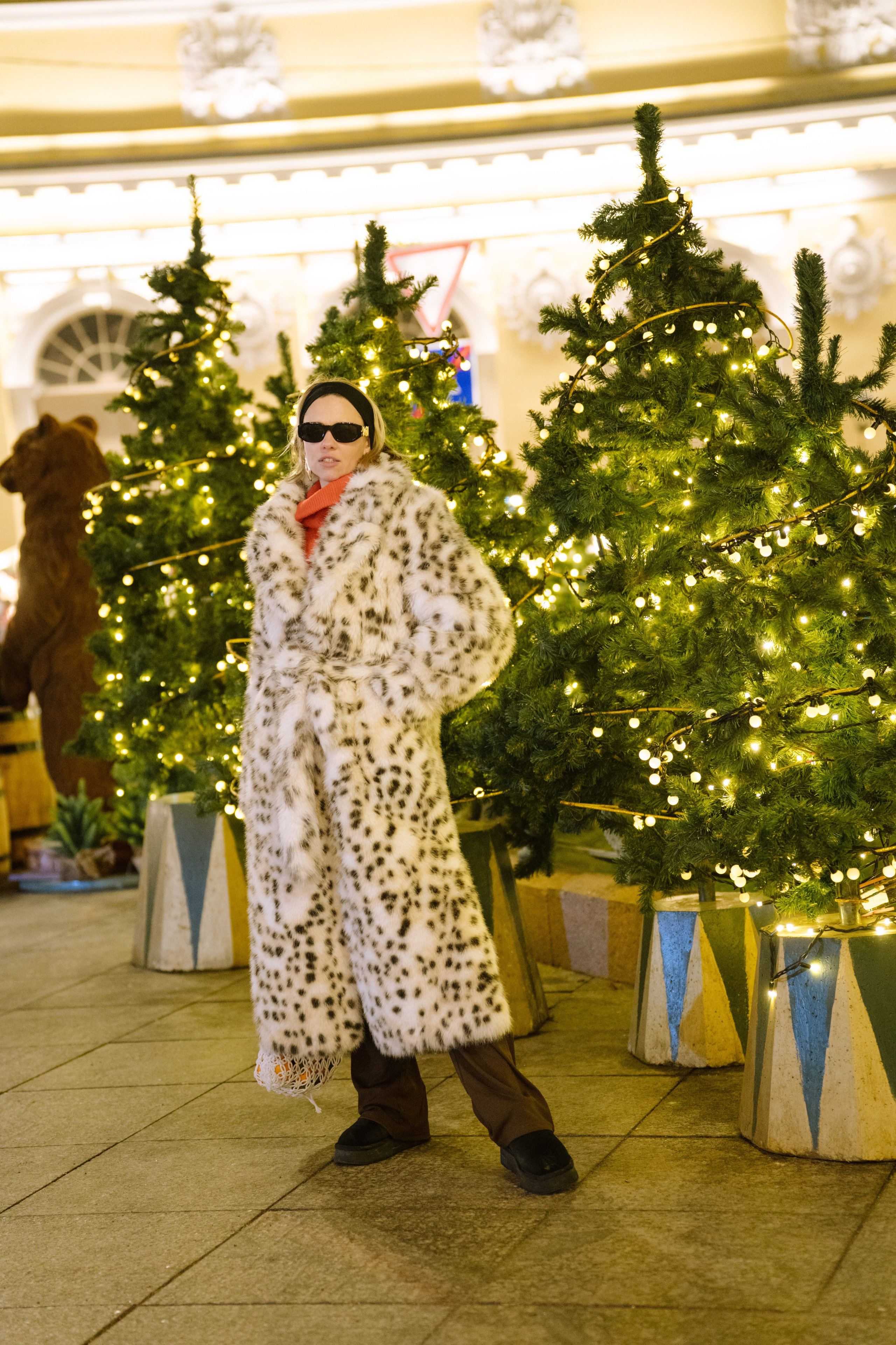 ПРОГУЛКА НА МАНЕЖНОЙ ПЛОЩАДИ ДЛЯ ДЕВУШКИ ПЕРЕД НОВЫМ ГОДОМ (НОВОГОДНЯЯ ФОТОСЕССИИЯ НА МАНЕЖНОЙ ПЛОЩАДИ). Профессиональный фотограф, Санкт-Петербург — Виктория Богомолова