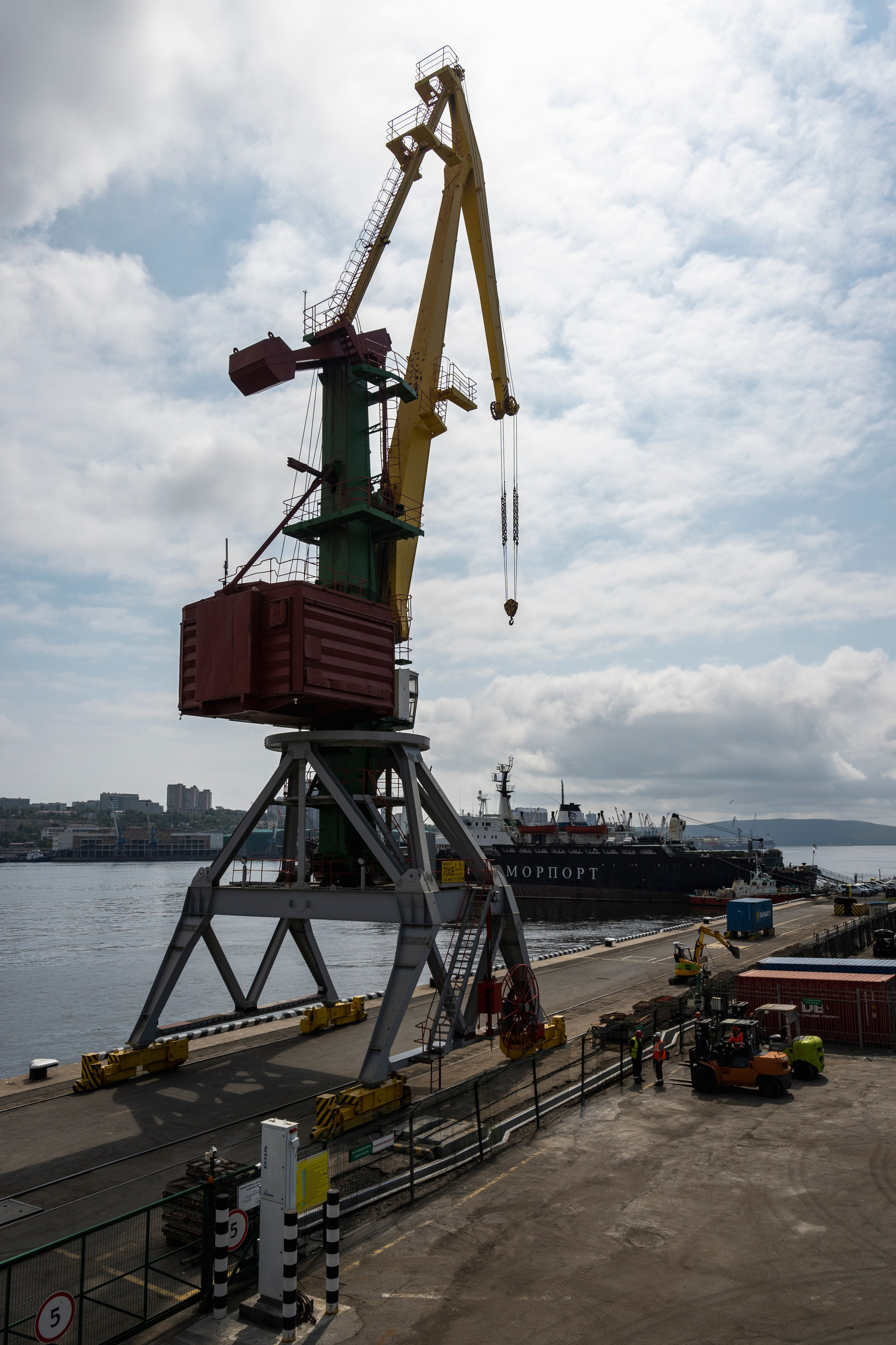 Владивосток. Сентябрь 2023. Фотограф Роман Адлер