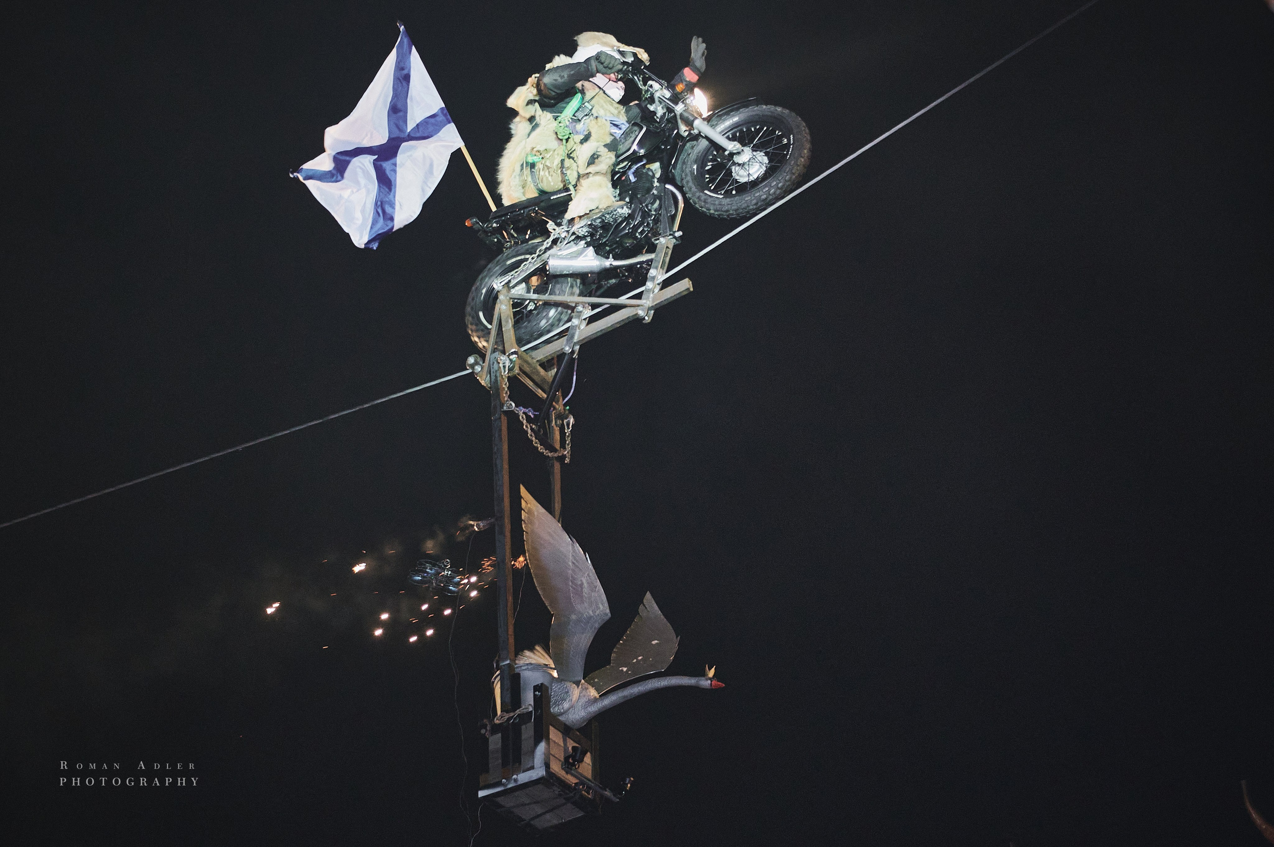 Новогодняя сказка от Ночных волков. Фотограф Роман Адлер