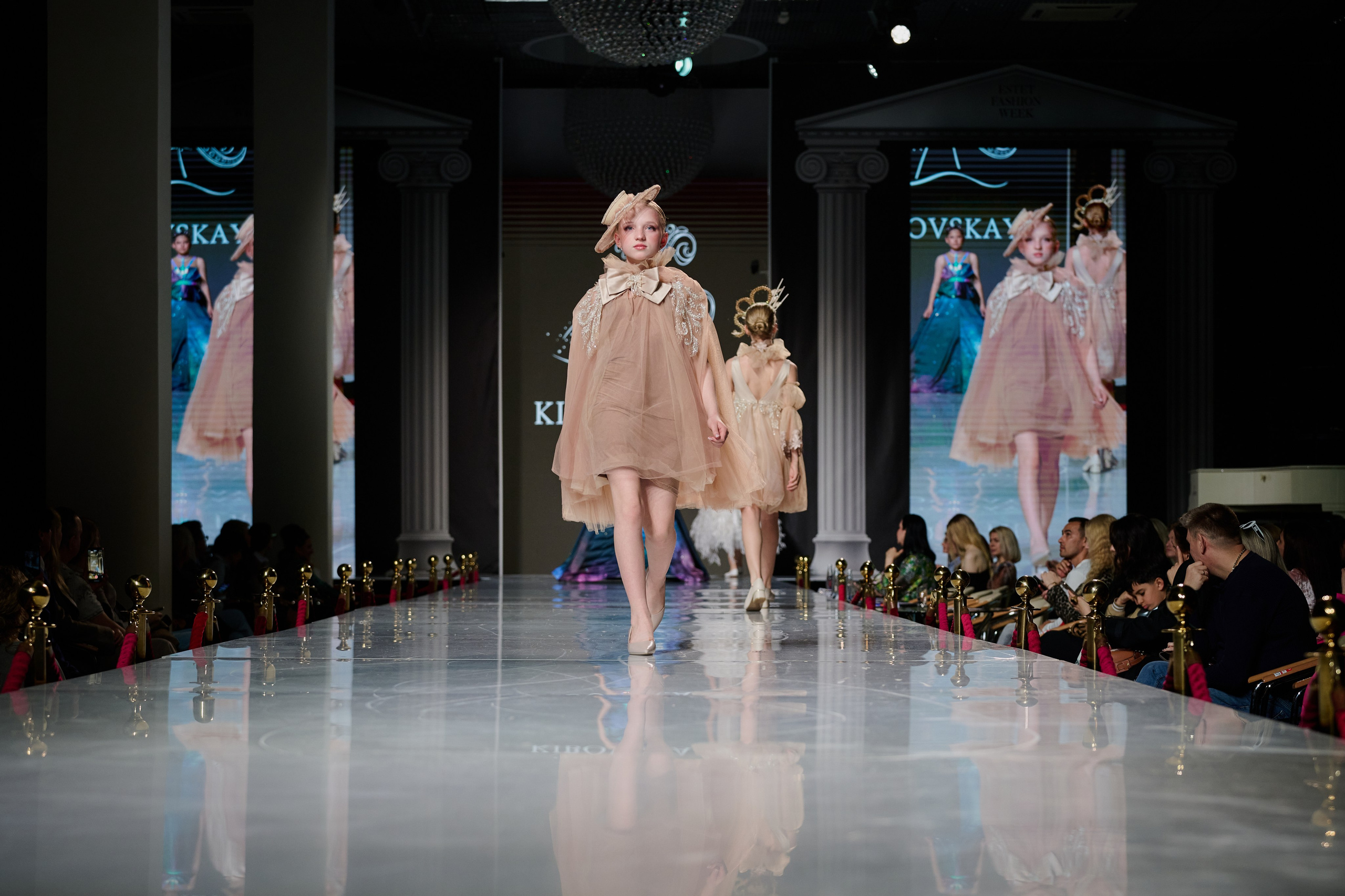 ESTET FASHION WEEK ВЕСНА — 2025. Фотограф Роман Адлер