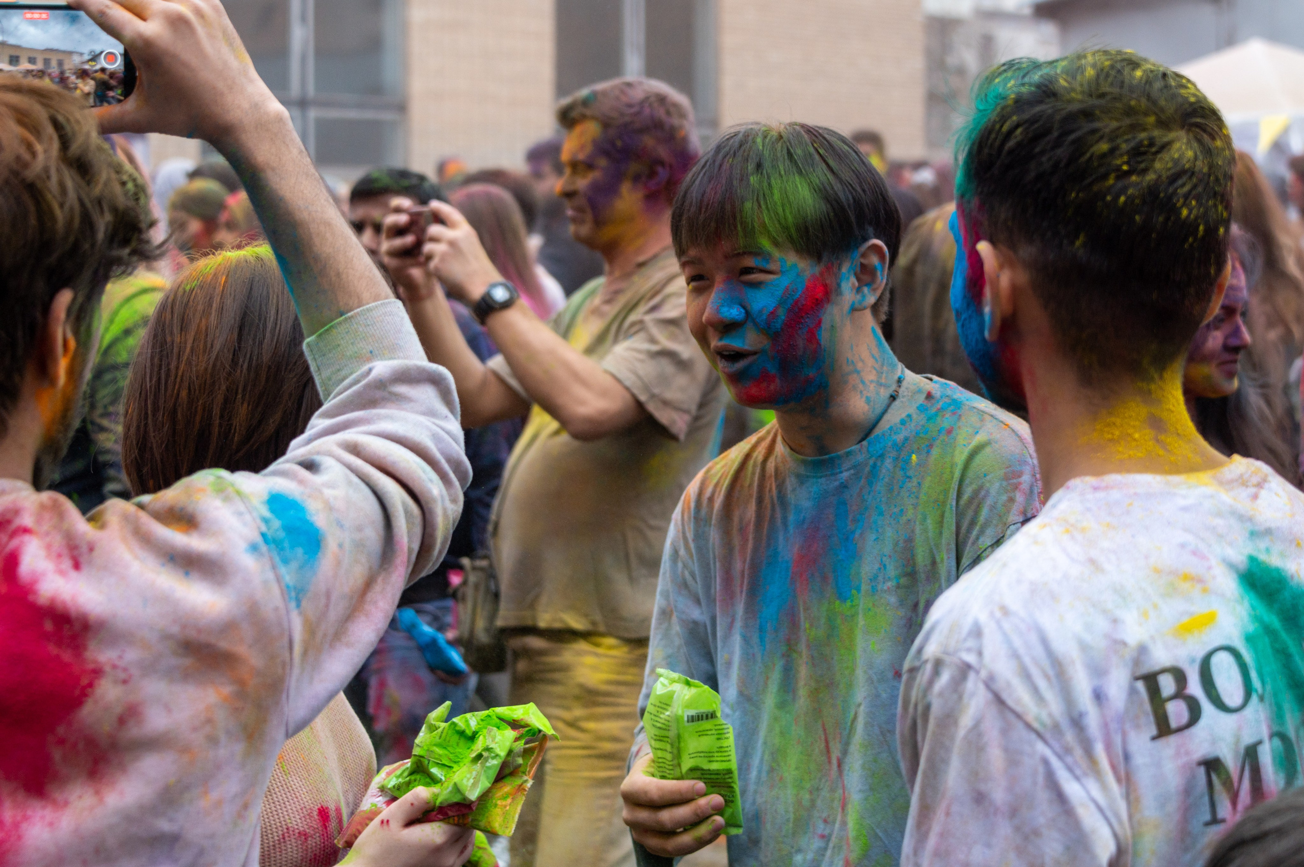 Праздник Холи в Москве. Фотограф Роман Адлер