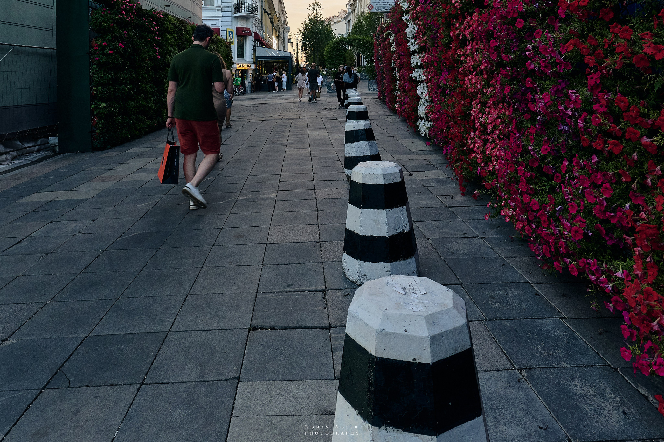 Фотопрогулка, Патрики, Трубная, и др. Фотограф Роман Адлер