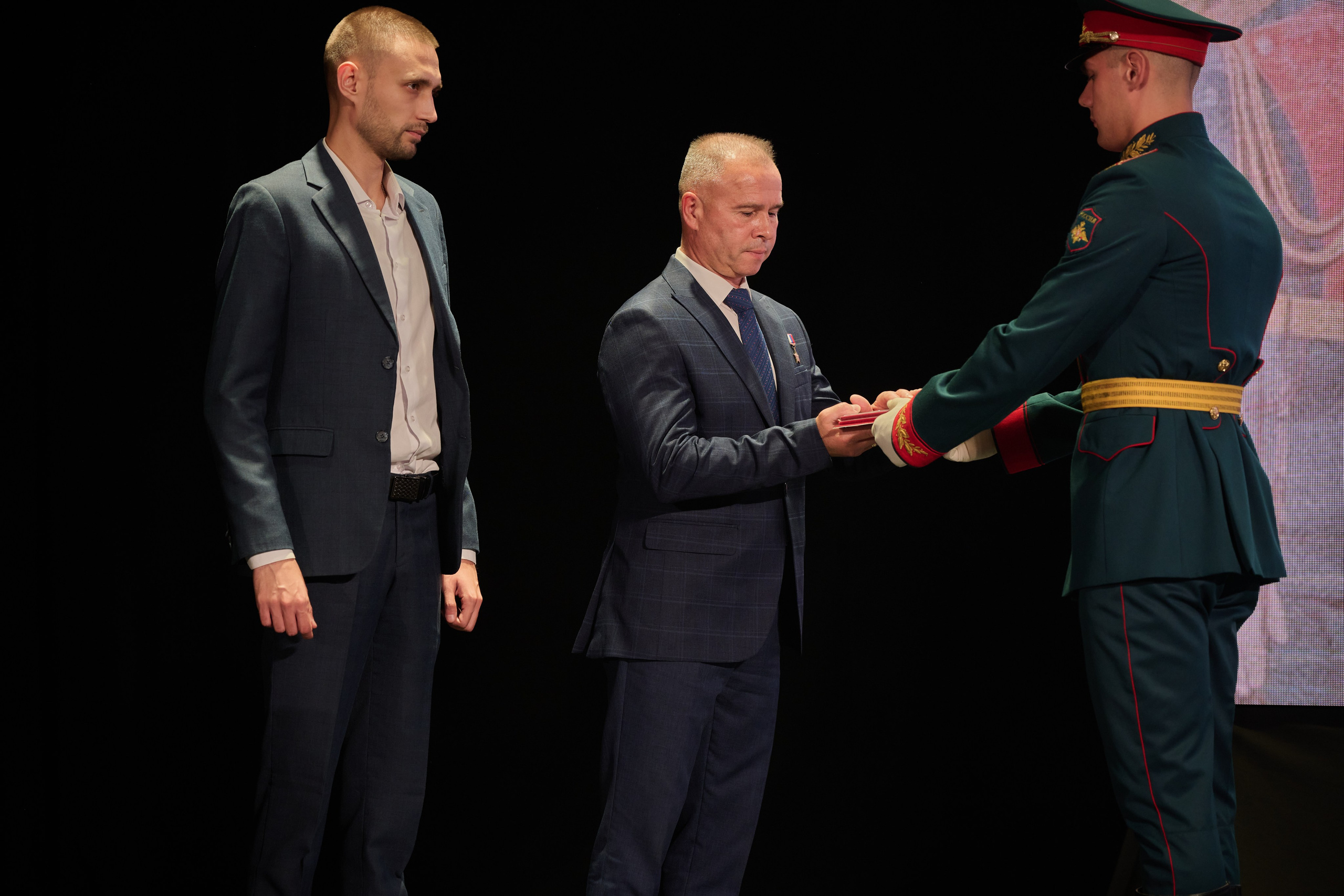 Церемония награждения медалями «Память Героев Отечества». Фотограф Роман Адлер