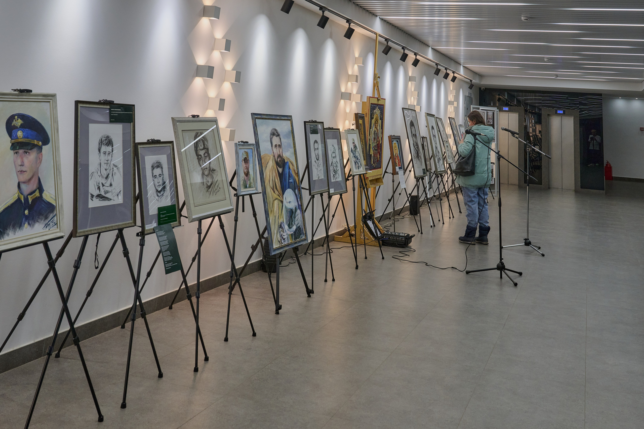 Фотовыставка «Территории» в Росгеолфонде. Фотограф Роман Адлер