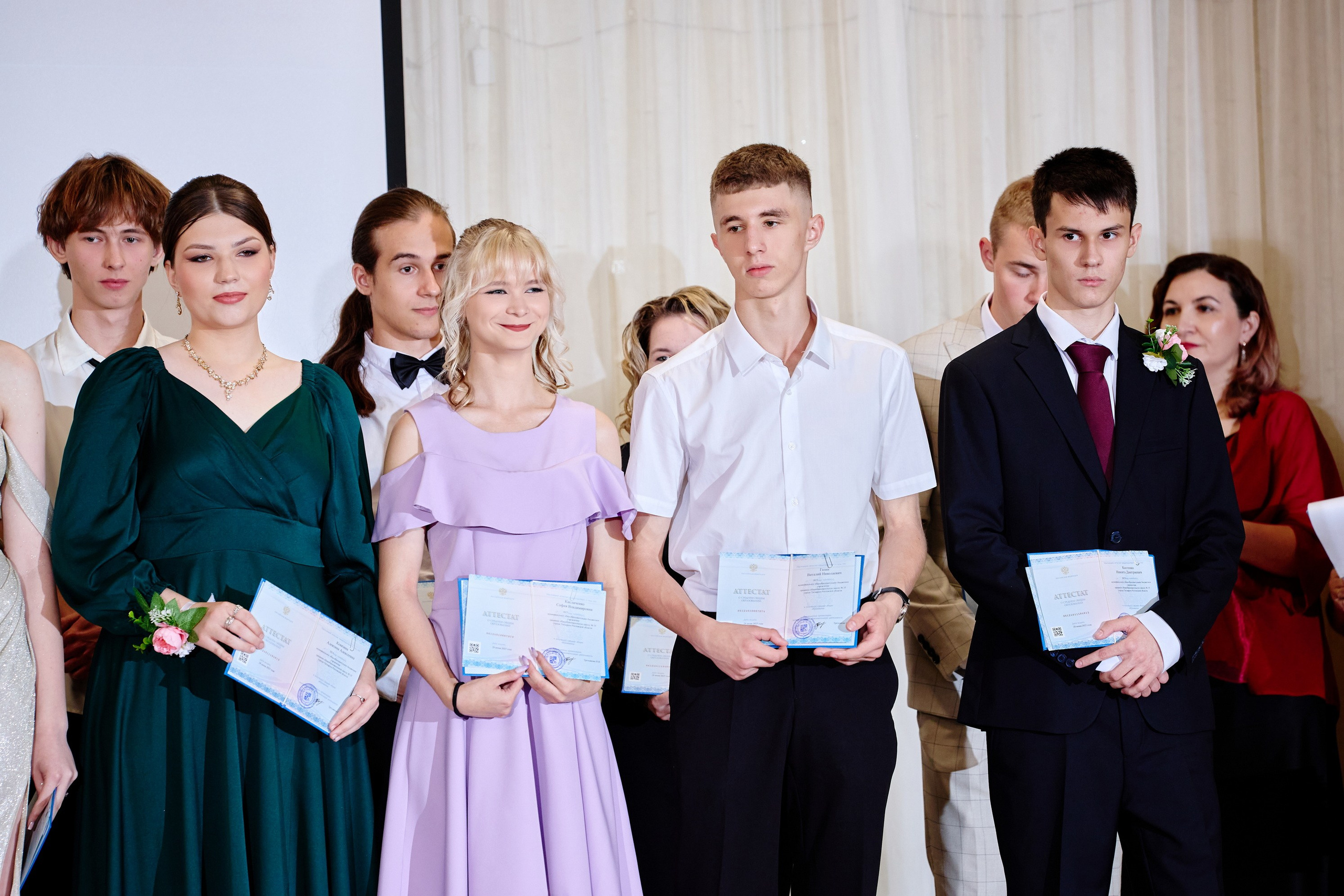 Выпускной 35 Сош. Фотограф Выпускные альбомы Таганрог Сергей Коробченко