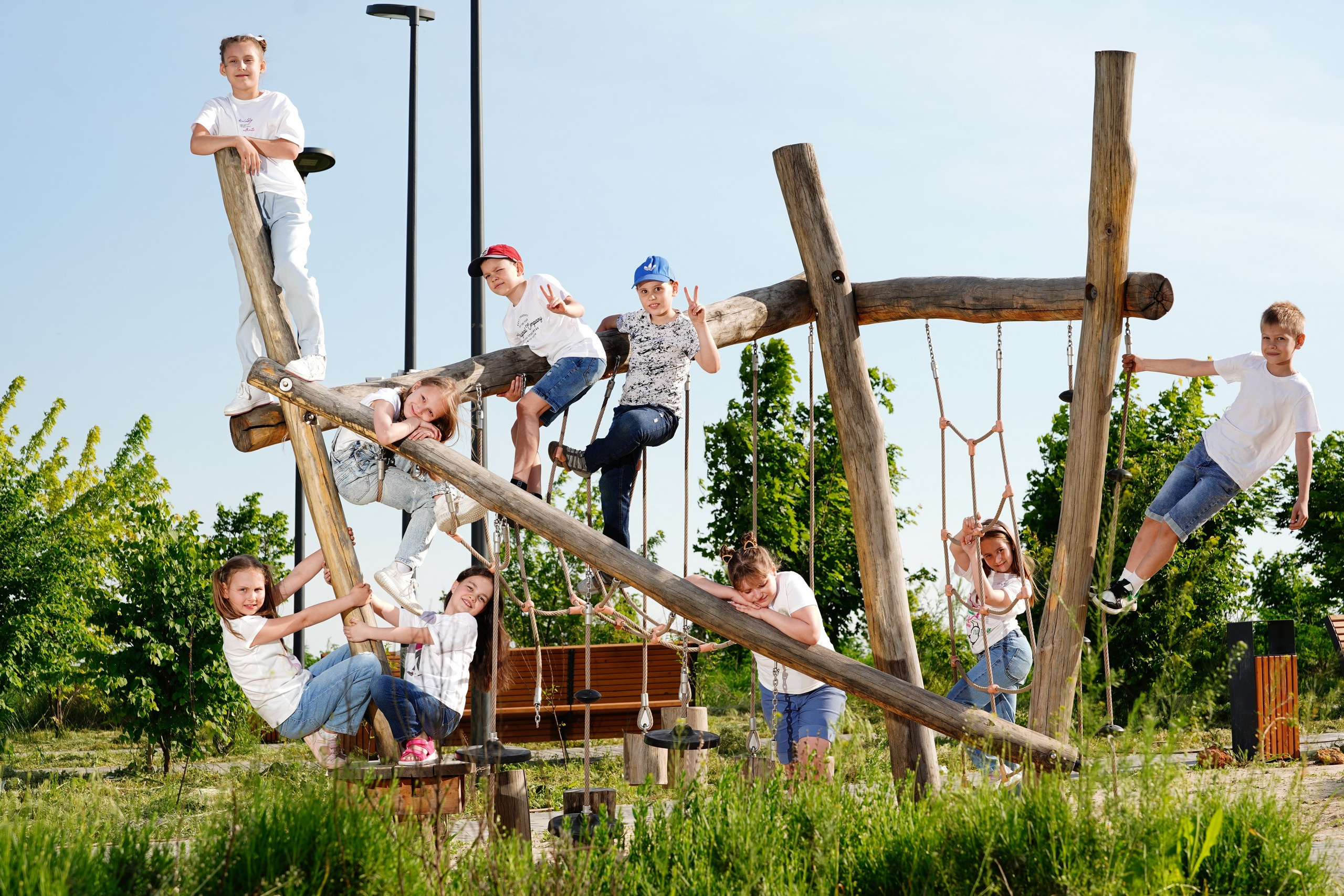 Фотосессия с классом 75 шк 2023. MEMENTO.Выпускные альбомы, школьные, юбилейные и другие книги. Ростов-на-Дону