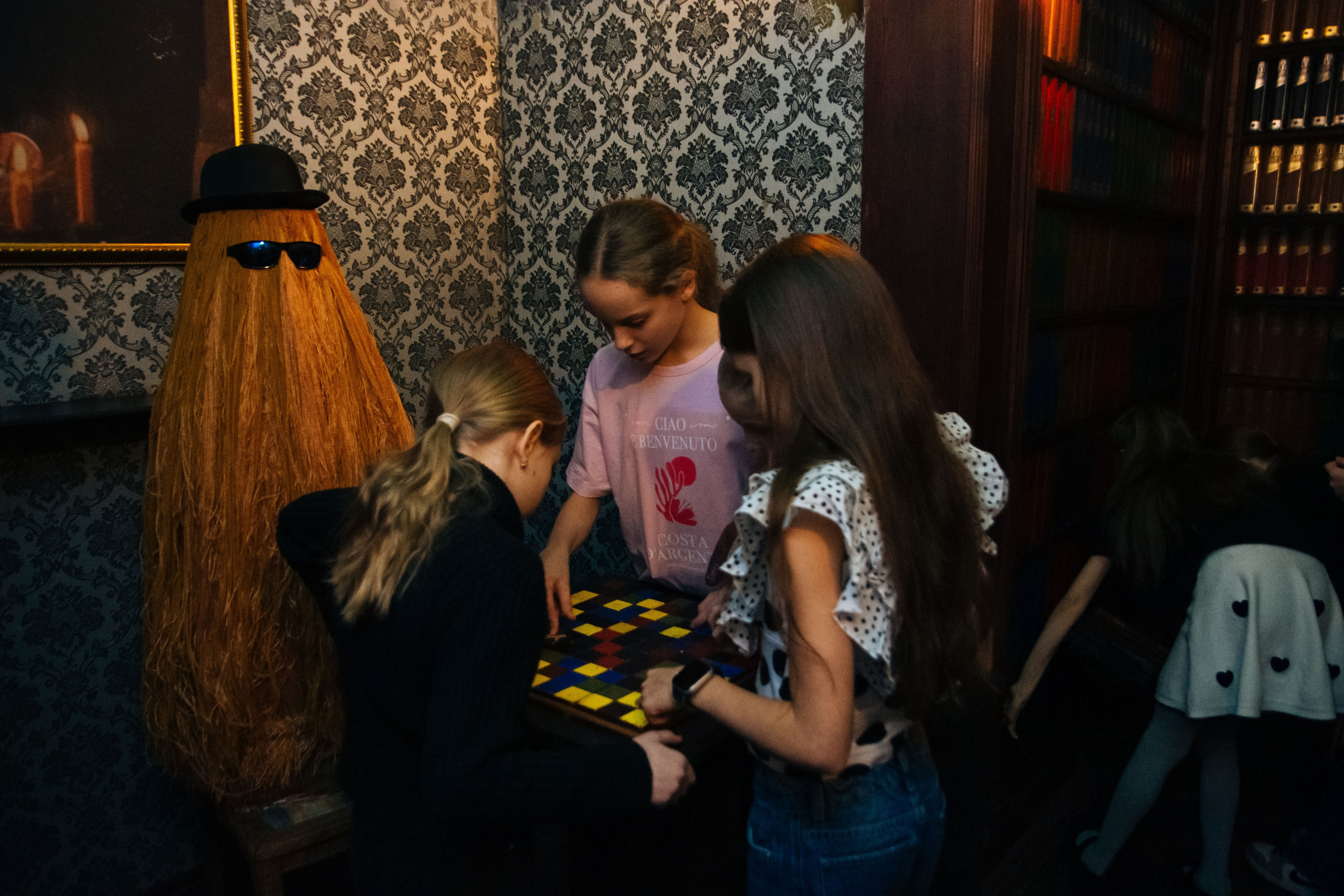 Квест и день рождения в Нелогике. Фотограф в Москве. Индивидуальные и парные съёмки, мероприятия, промо-съёмки для артистов