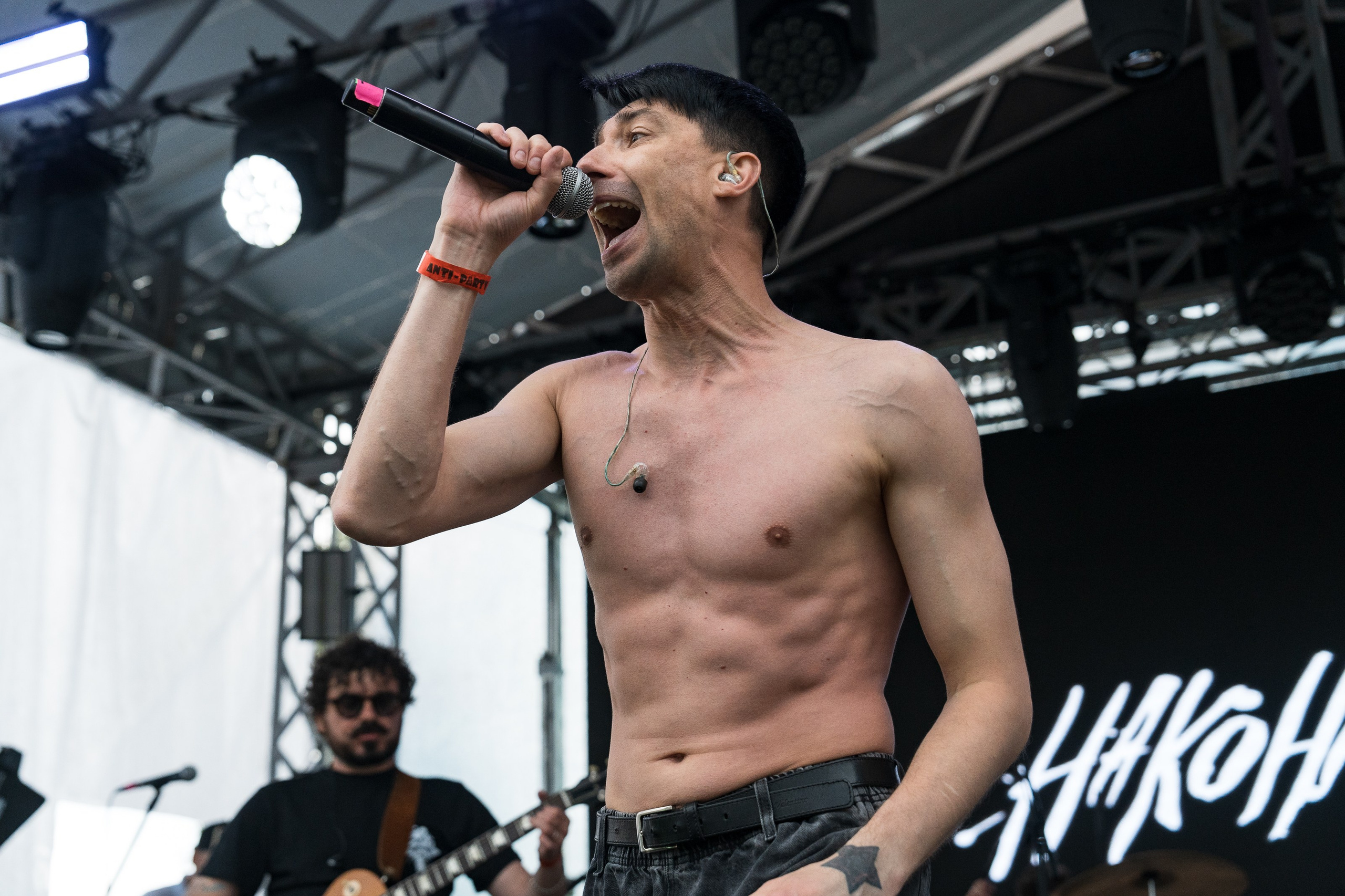 Фотоотчет с главного панк-рок фестиваля страны Anti-Party 2025. Фотограф Николай Прокофьев модельные тесты в Москве