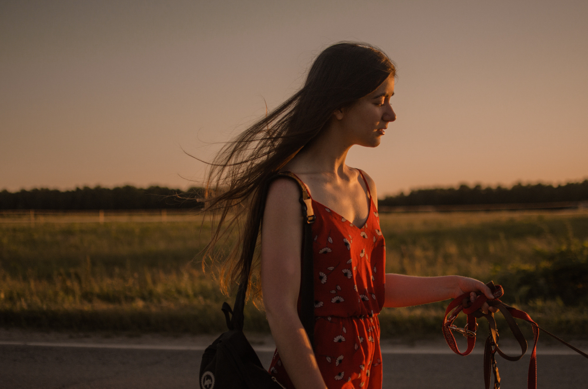 Алла и закат в полях. Ваш Семейный Фотограф Москва