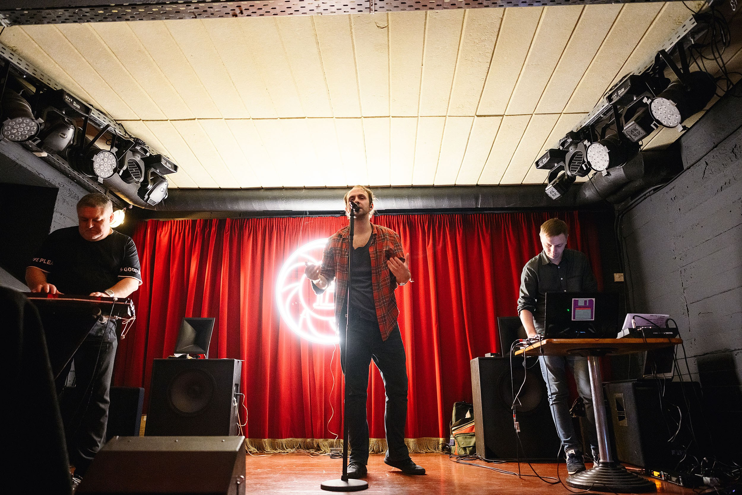 Фоторепортаж из бара Dreadnought. One Media Life: фоторепортажи, фотоотчеты с мероприятий и заведений