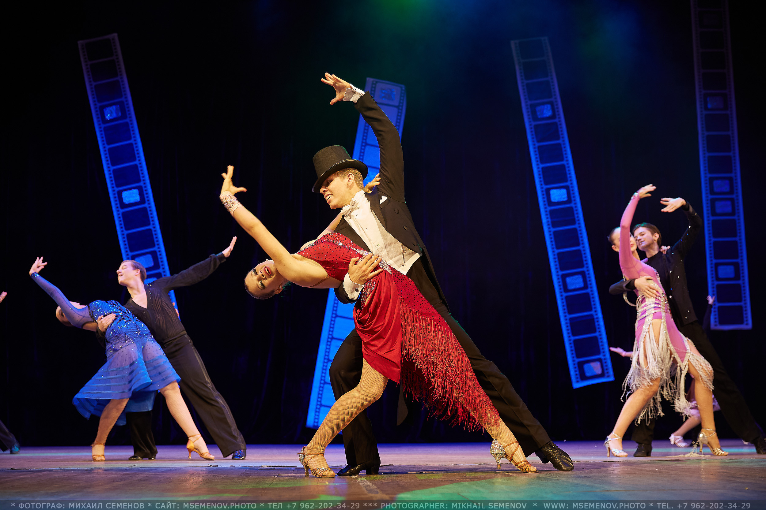 Анонс фоторепортаж с концерта Танцевальный Клуб «Apriori». Фотограф, фотопроекты Михаила Семенова в Ярославле. Фотошкола