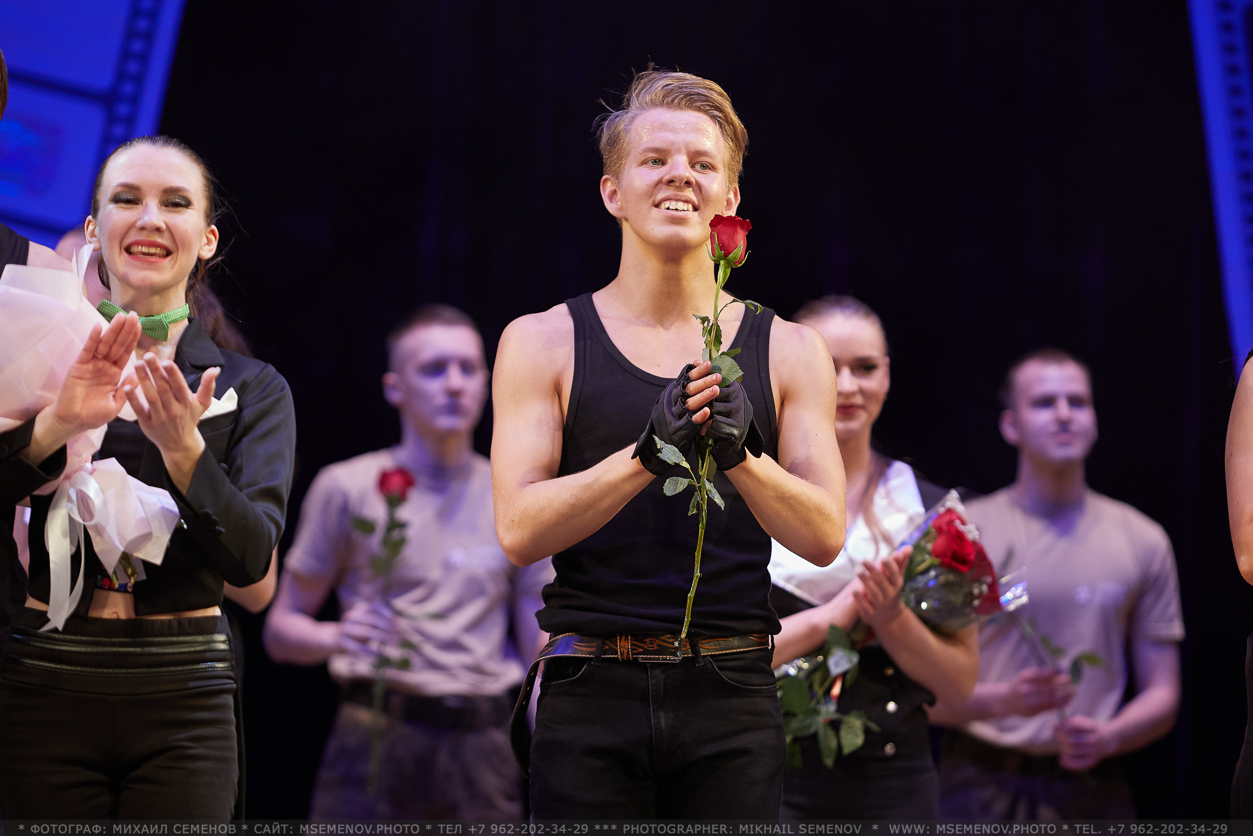 Анонс фоторепортаж с концерта Танцевальный Клуб «Apriori». Фотограф, фотопроекты Михаила Семенова в Ярославле. Фотошкола