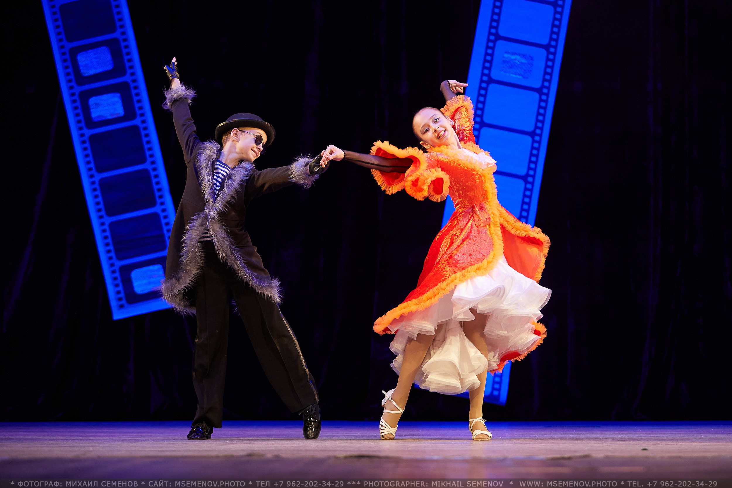 Анонс фоторепортаж с концерта Танцевальный Клуб «Apriori». Фотограф, фотопроекты Михаила Семенова в Ярославле. Фотошкола