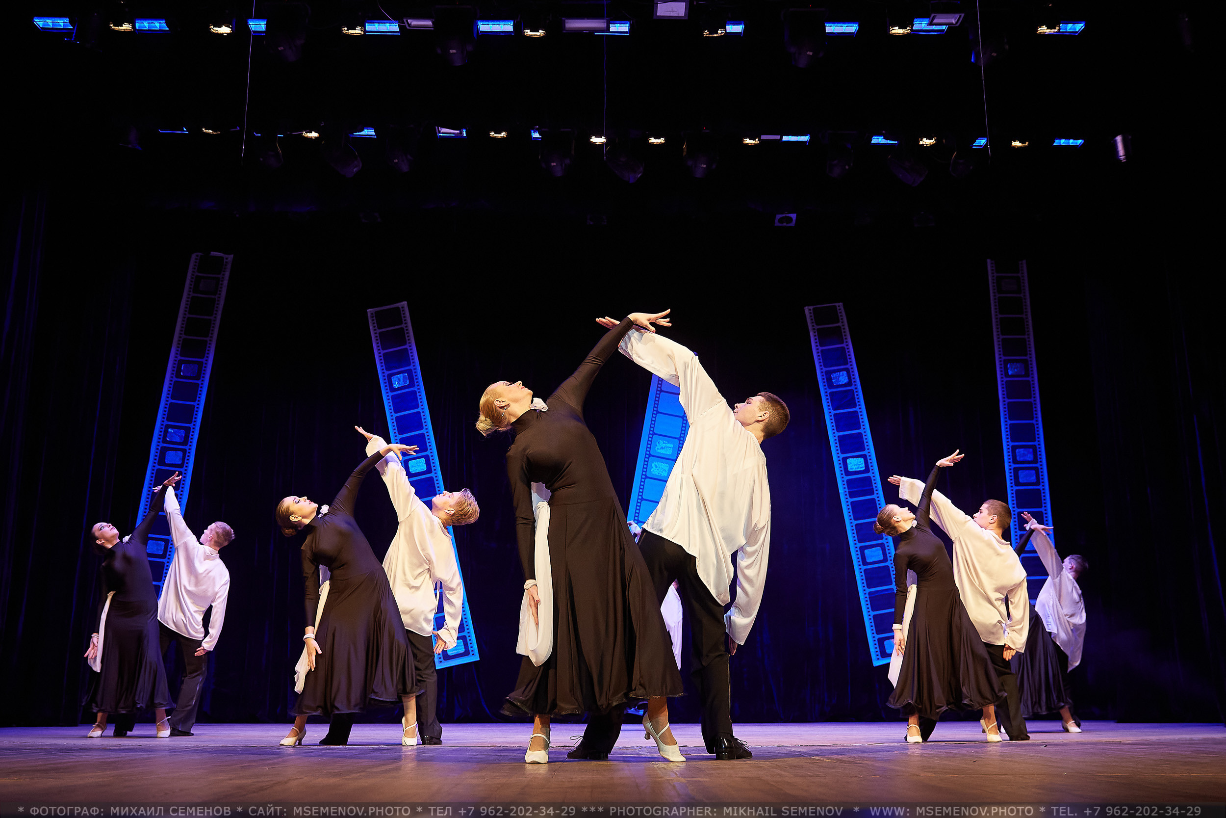 Анонс фоторепортаж с концерта Танцевальный Клуб «Apriori». Фотограф, фотопроекты Михаила Семенова в Ярославле. Фотошкола