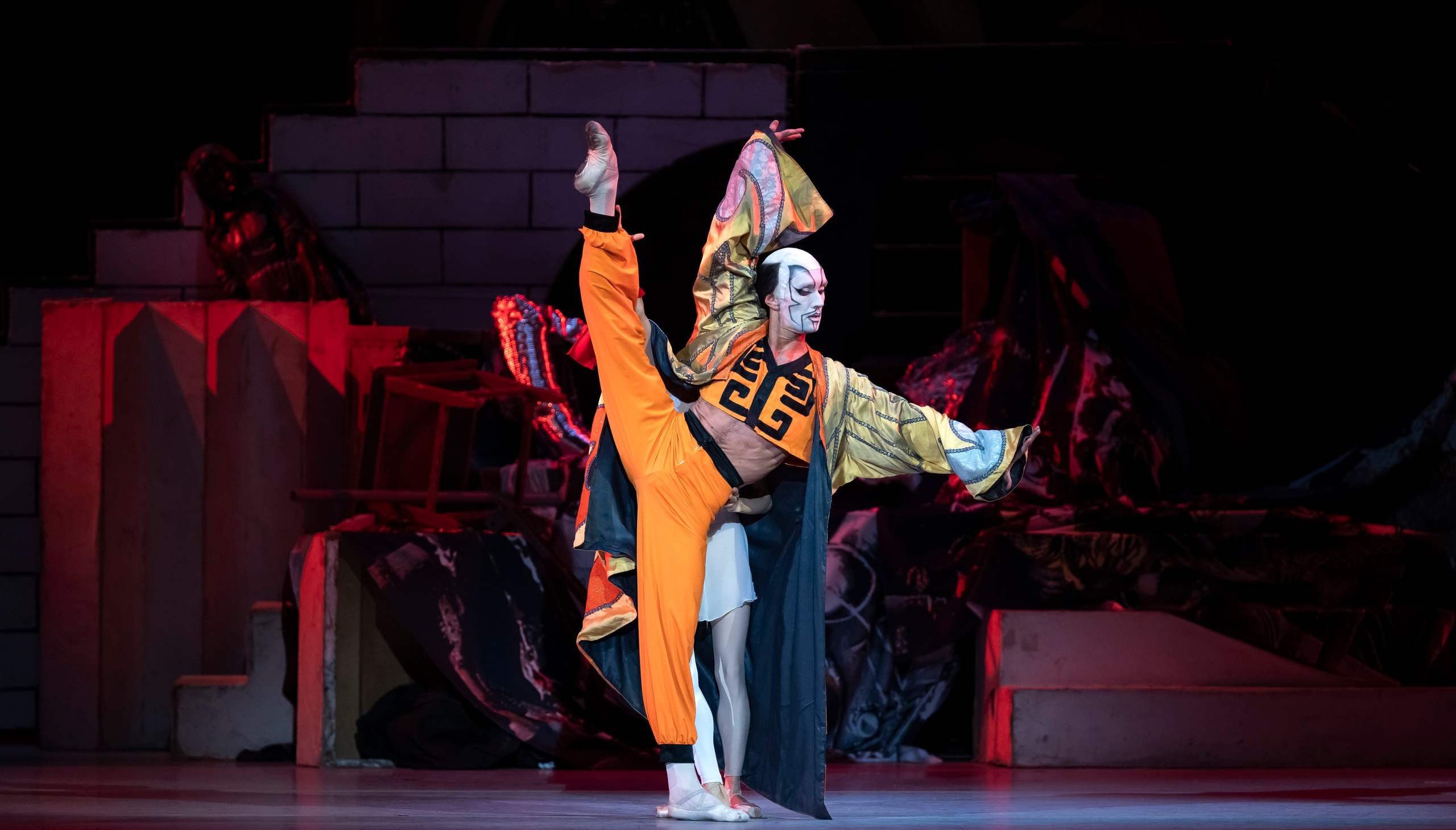 Чудесный мандарин. Балет Наталии Касаткиной и Владимира Василёва. Балетный фотограф Москва Майоров Николай