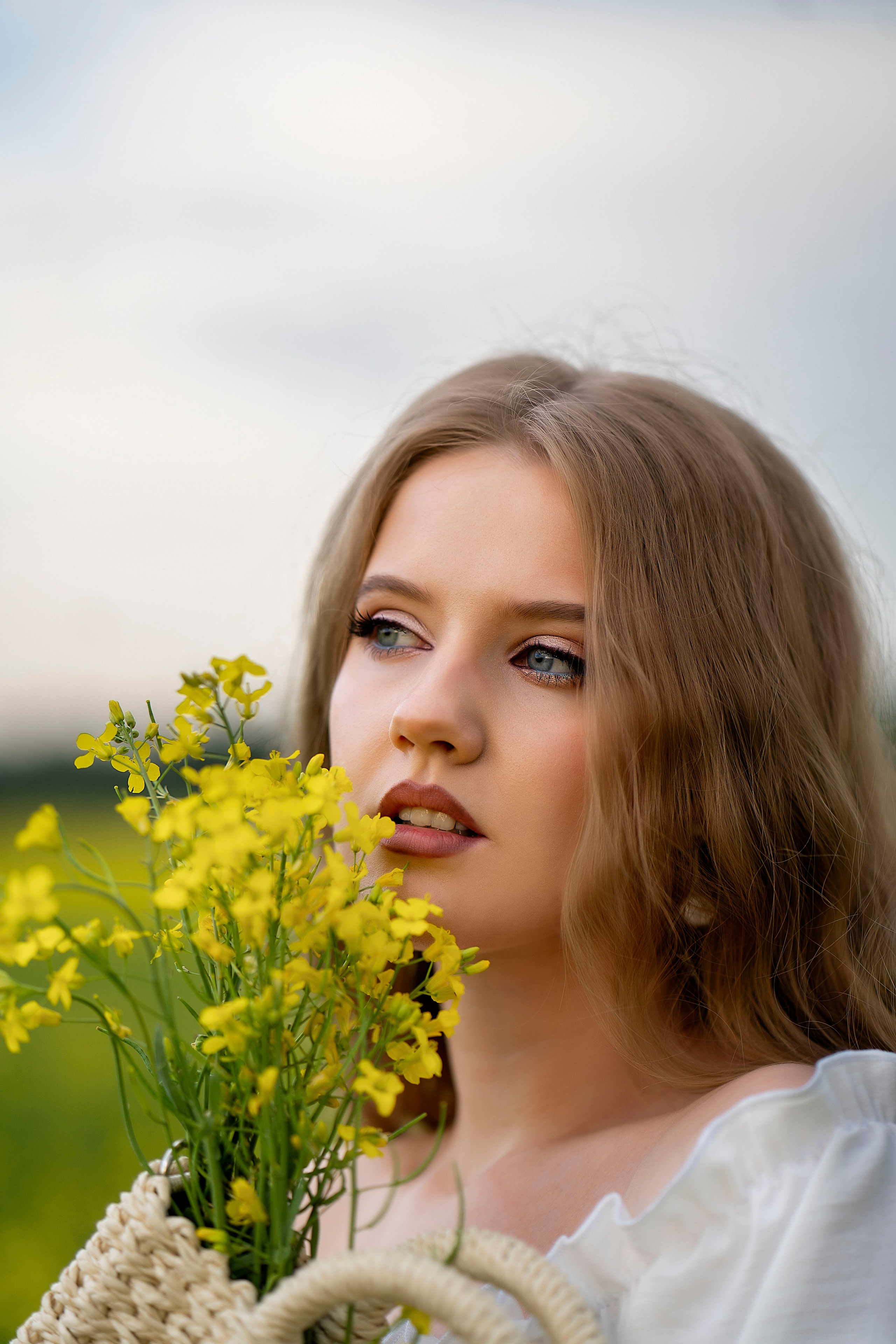 Яна. Главная