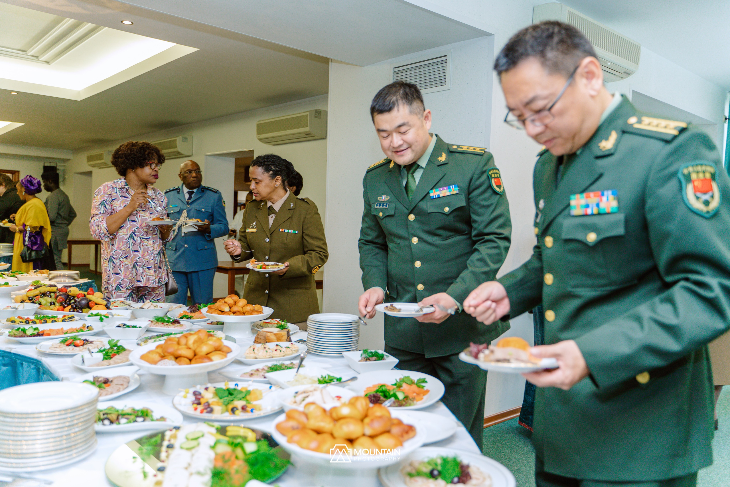 Burundi Indepence Celebration. Photographer based in moscow Peter Tchana