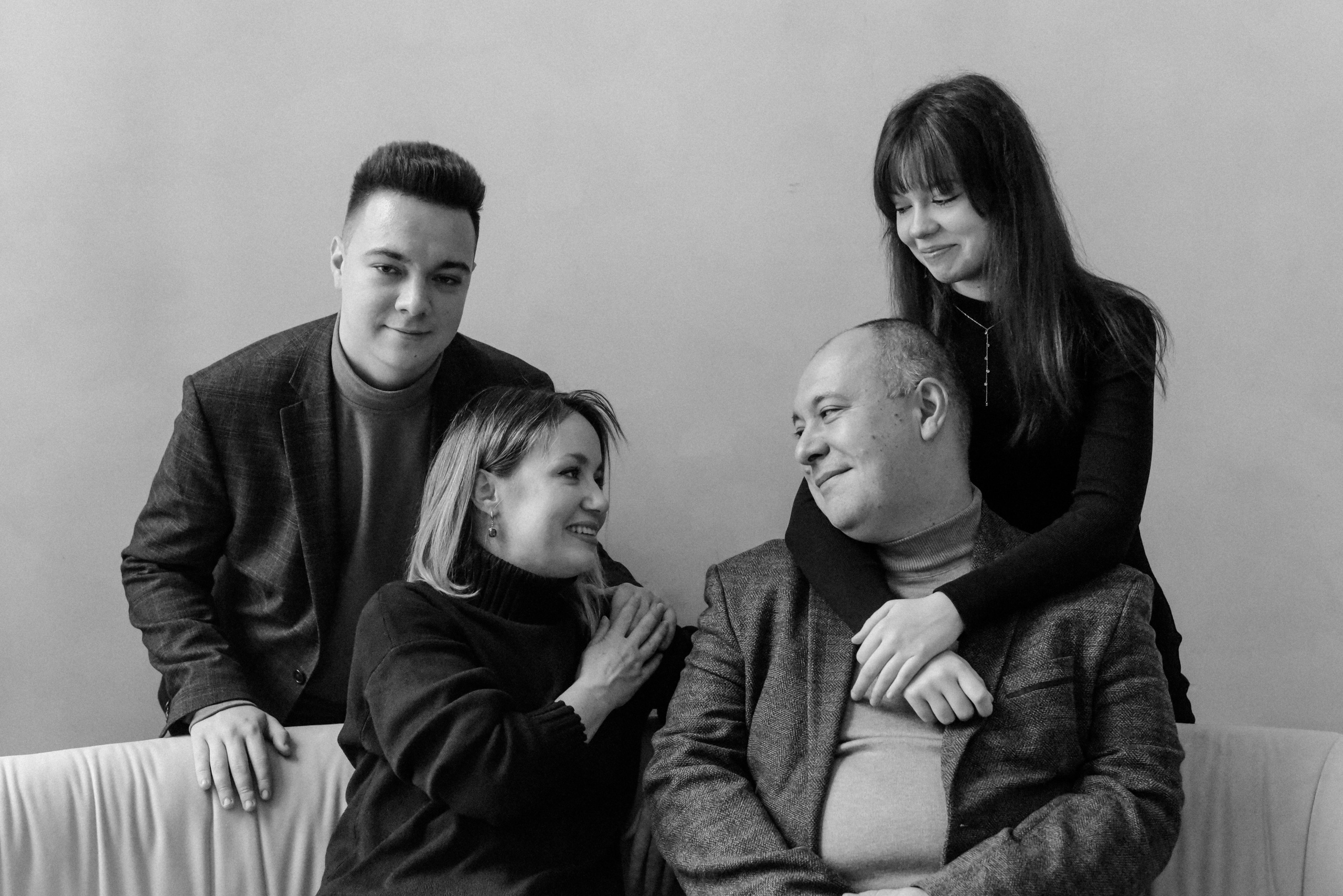 Молодые родители и взрослые дети. Фотограф Лола Волна, город Москва