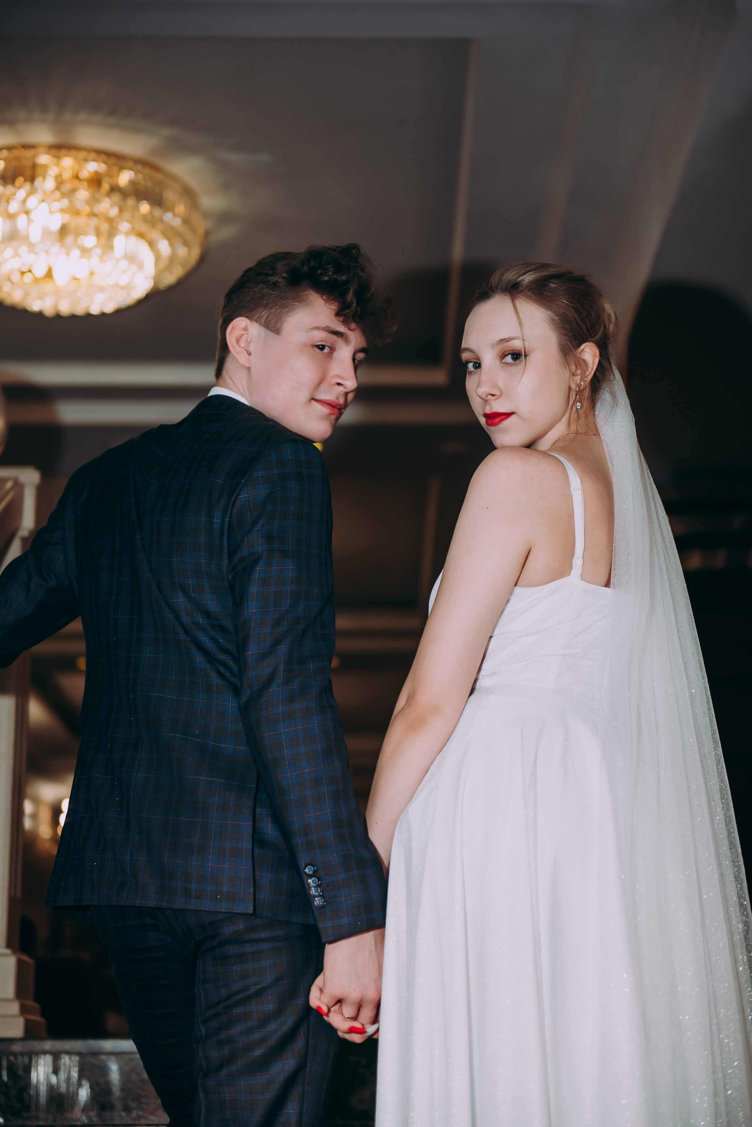 Свадебная фотосессия в музыкальном театре в г. Кемерово